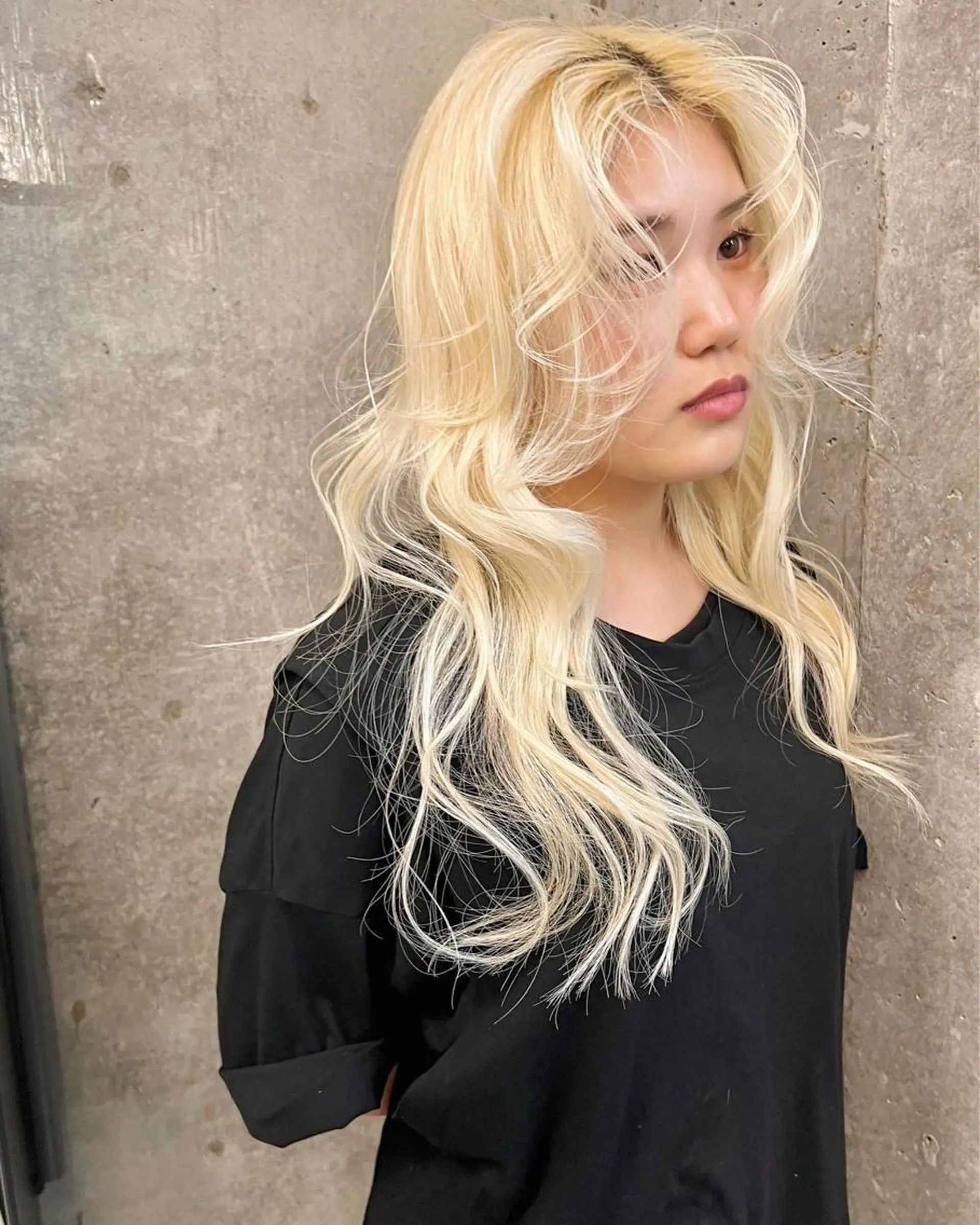 ミディアム カラー ハイトーンカラー カット ヘアカラー トリートメント sakoda shunkiのヘアスタイル