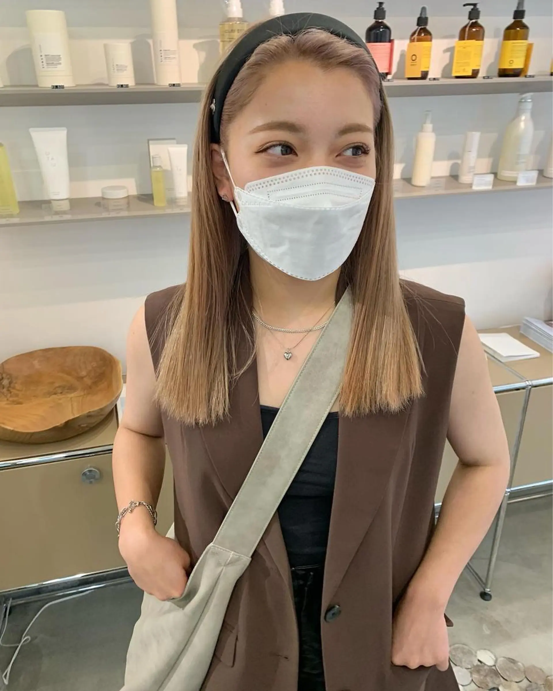 ミディアム カラー ブリーチカラーが人気 onnuのヘアスタイル