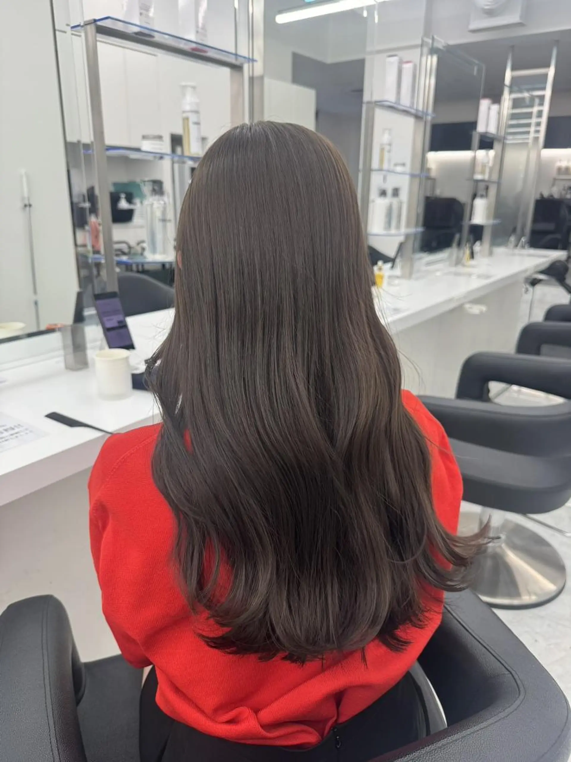 カラー noa🫧ナチュラル 艶感🏹グレージュのヘアスタイル