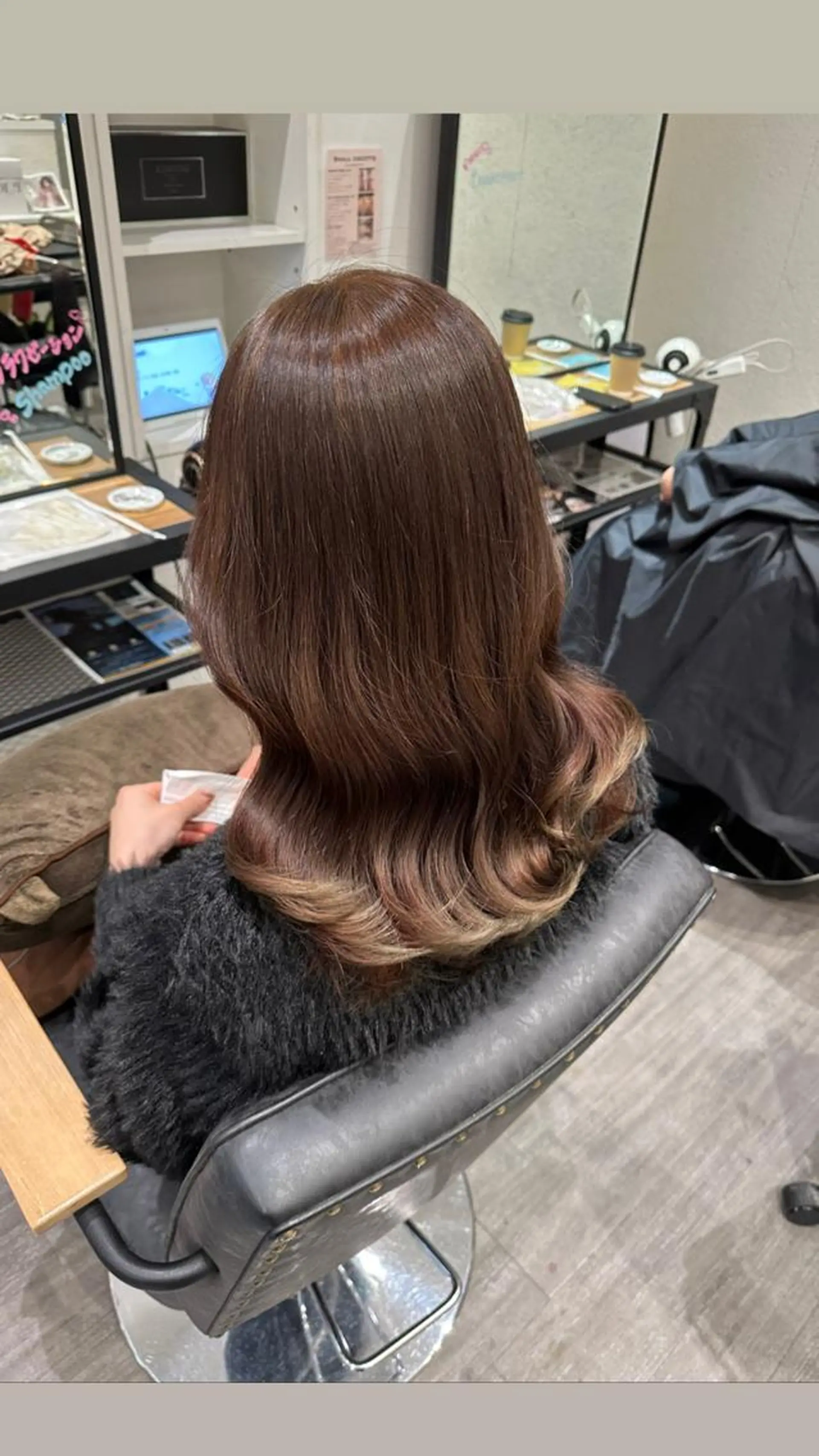 セミロング カラー ベージュカラー ブラウンカラー ブラウンベージュ 上田 紗也のヘアスタイル