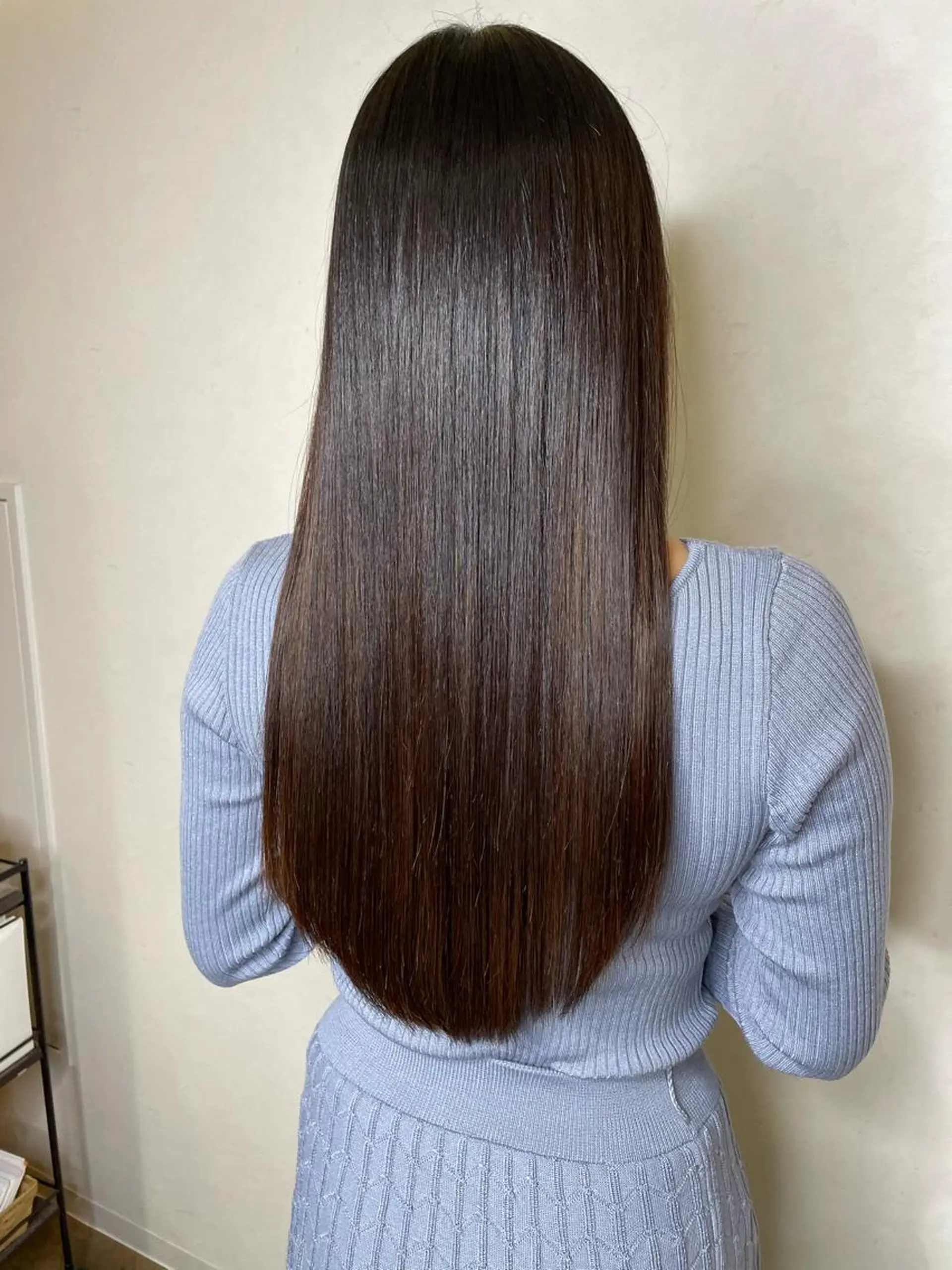 ロング カラー ベージュカラー 黒髪 ブリーチ ブルーカラー ブルーブラック ブリーチなしカラー 特化　　kaiのヘアスタイル
