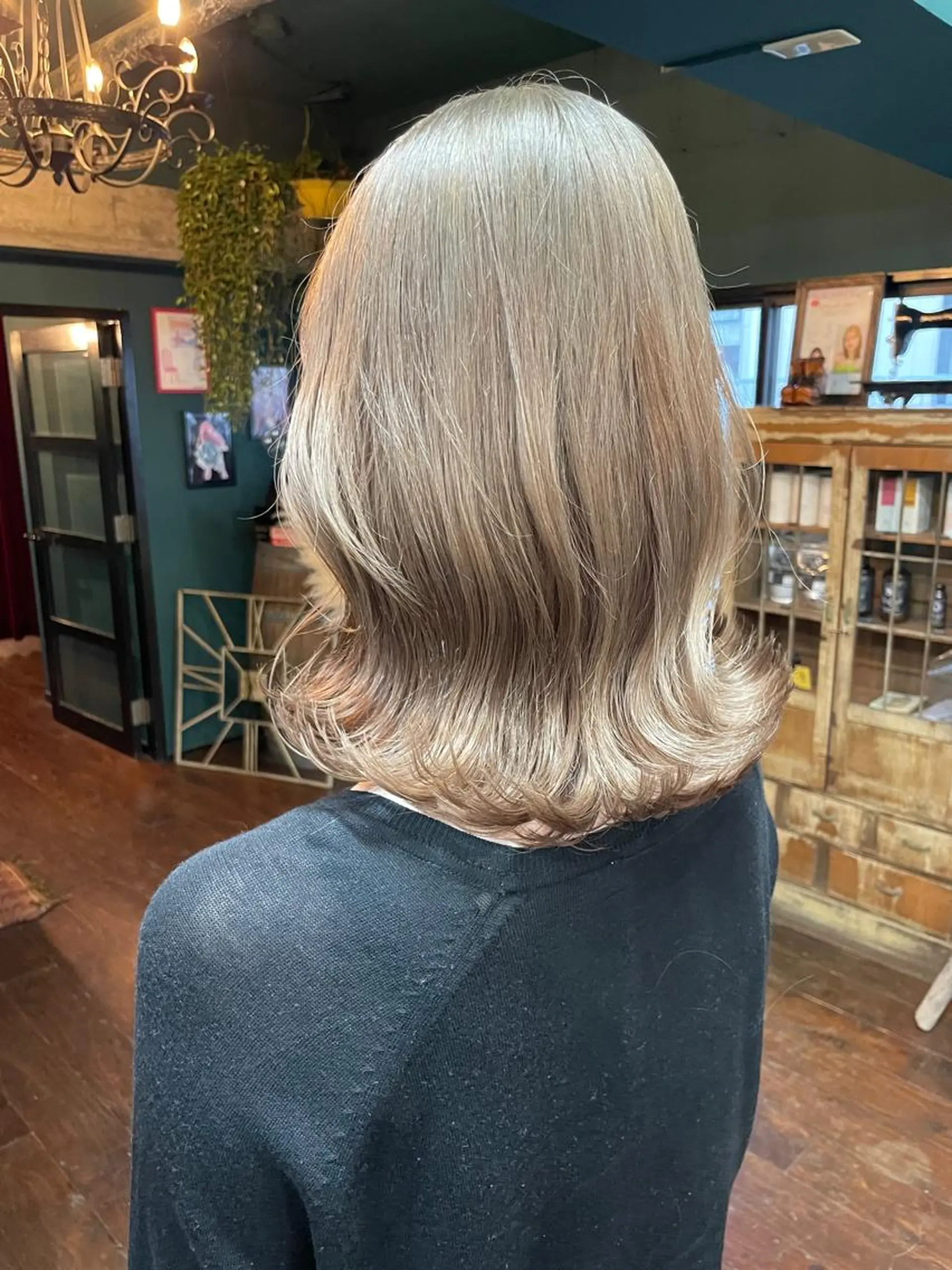 ミディアム カット ヘアカラー トリートメント vivre libre所属・vivre libreのヘアスタイル