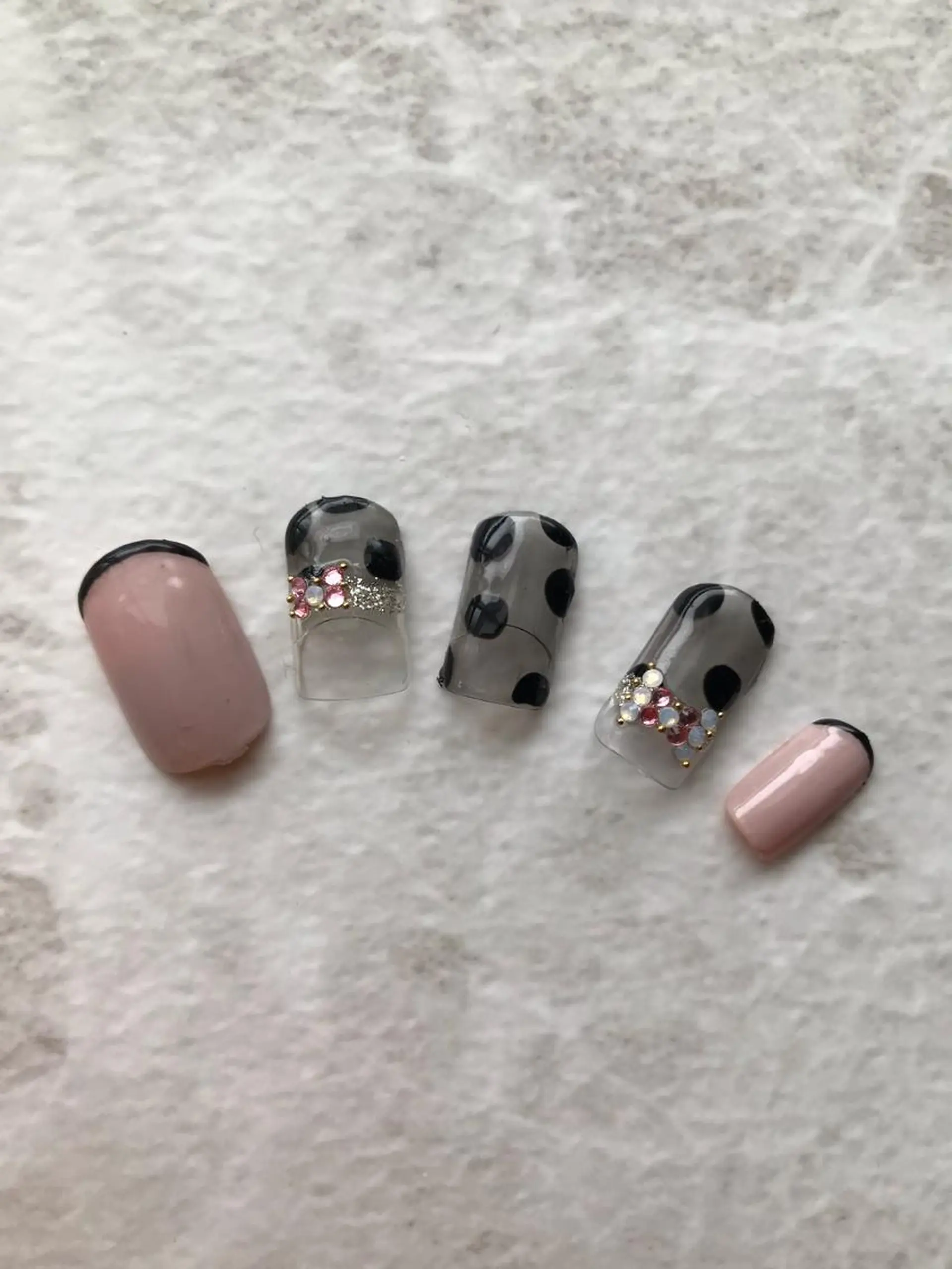 ネイル ドット ハンドネイル NAILSALON AMULEのネイルデザイン