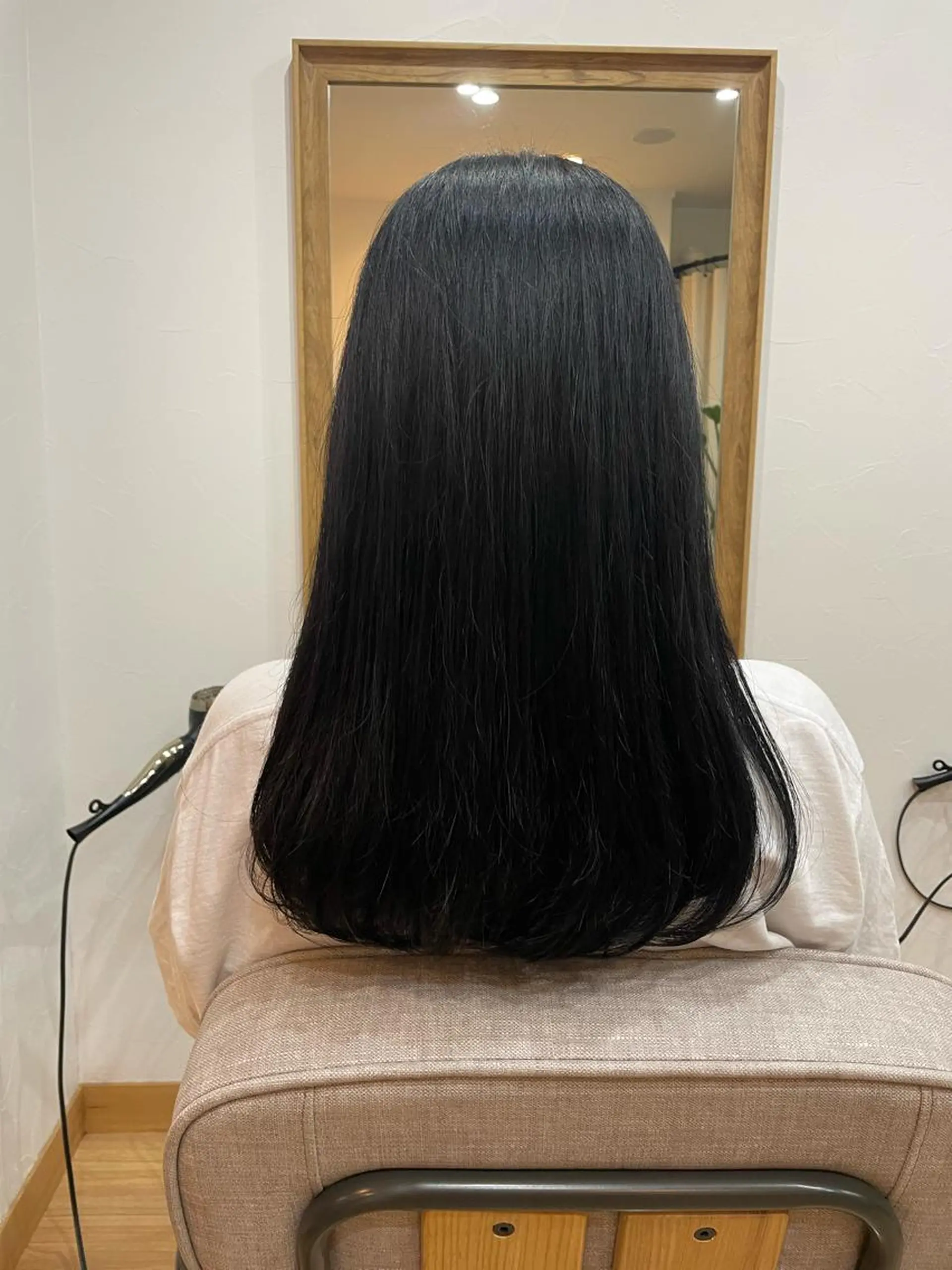 ロング カラー 黒髪 ブルーカラー ブルーブラック Era Hatsuneのヘアスタイル
