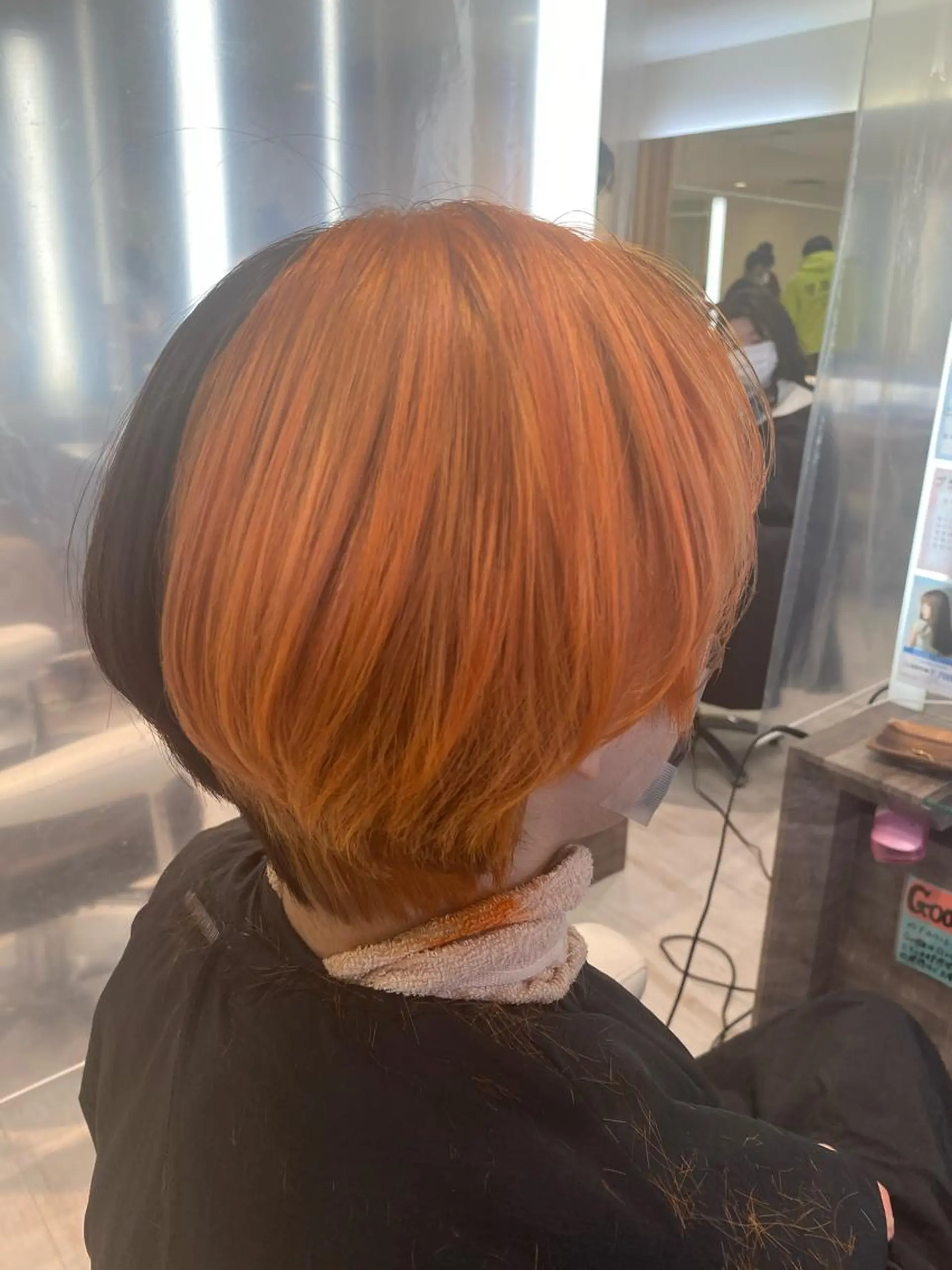 ショート カラー オレンジ ベージュ/インナー カラー🤍Rieのヘアスタイル
