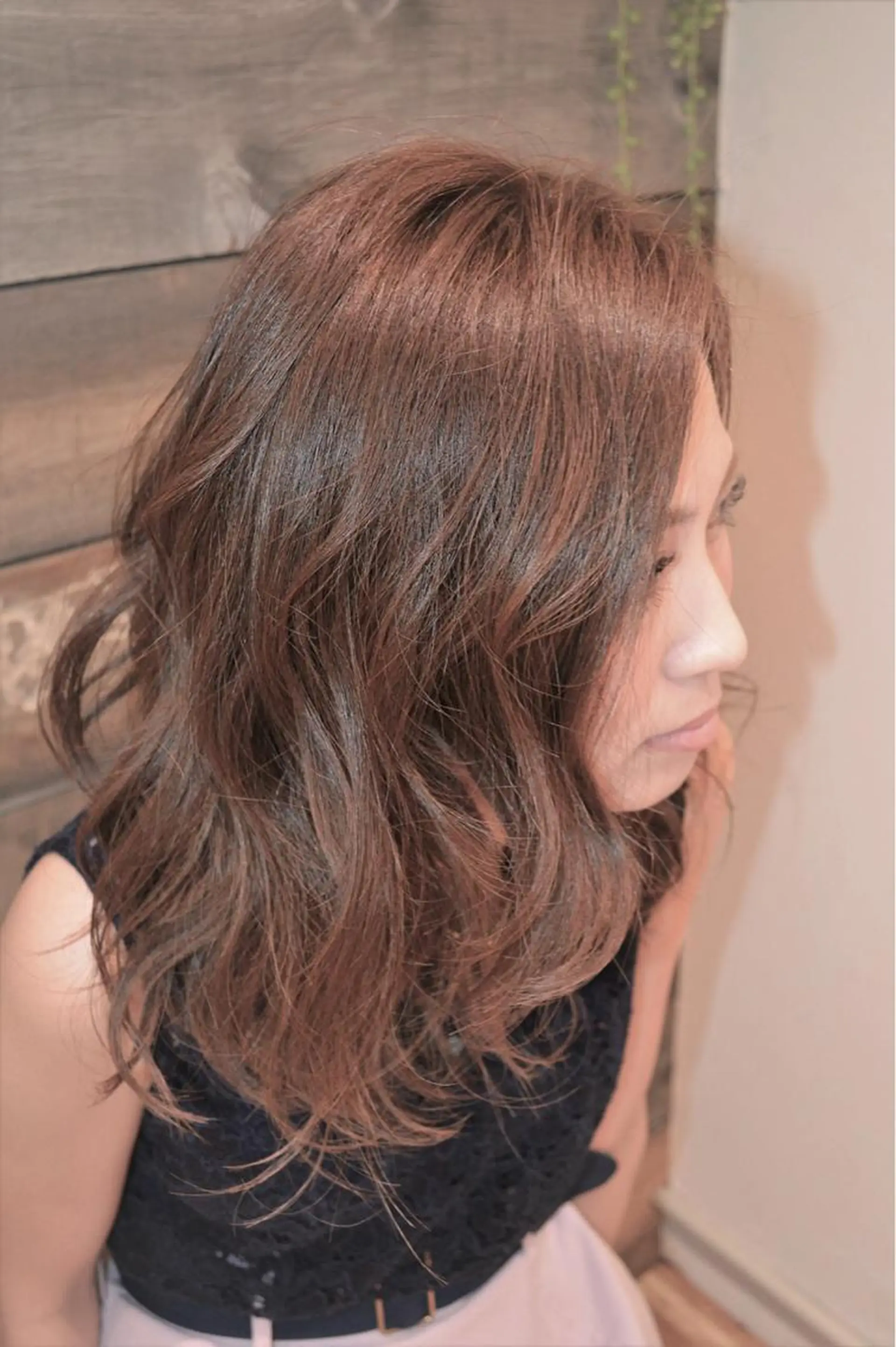 ミディアム カラー グレージュ イルミナカラー 仁 ジンのヘアスタイル