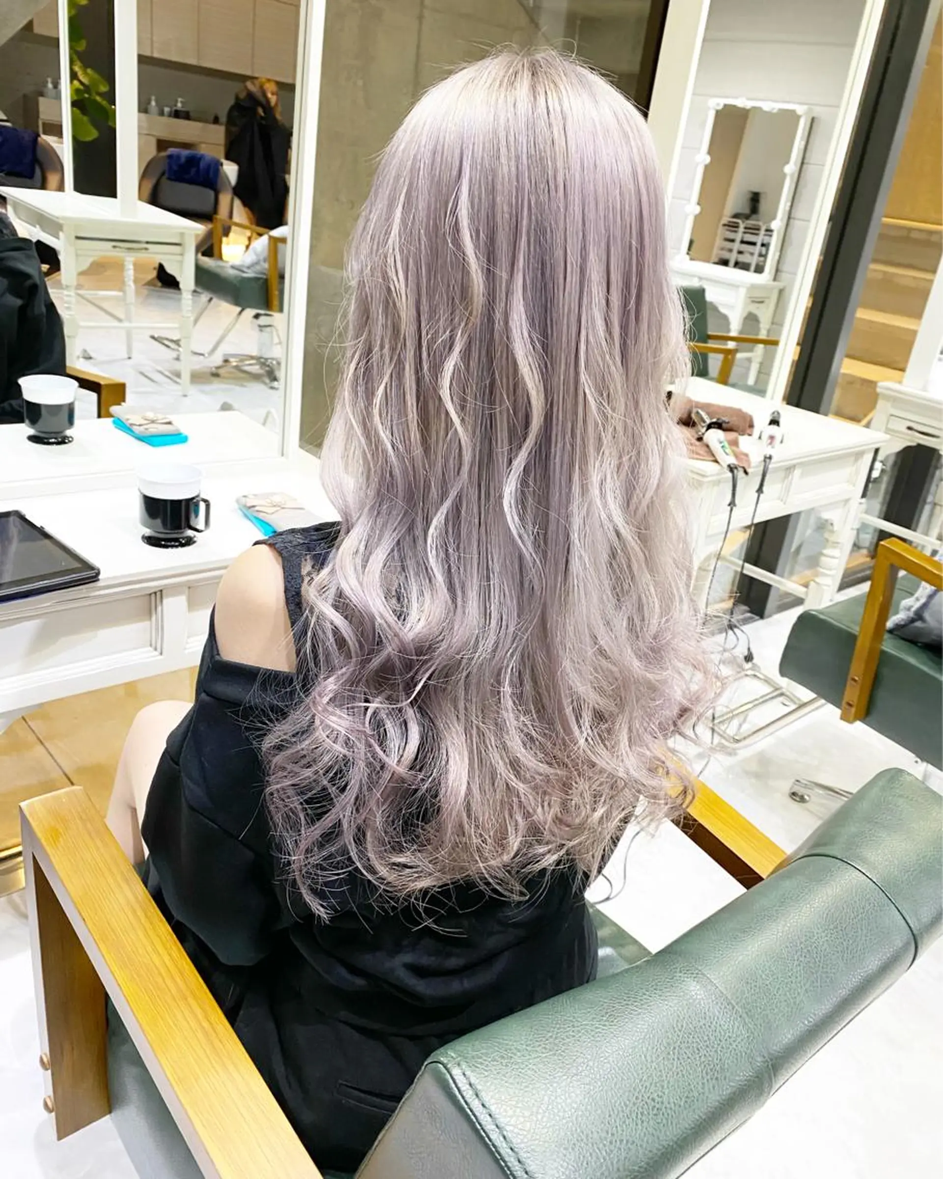 ロング カラー 透明感カラー グレージュ ラベンダーカラー ラベンダーグレージュ ラベンダーグレー モテ髪透明感❤️ デイズヘアカラーのヘアスタイル