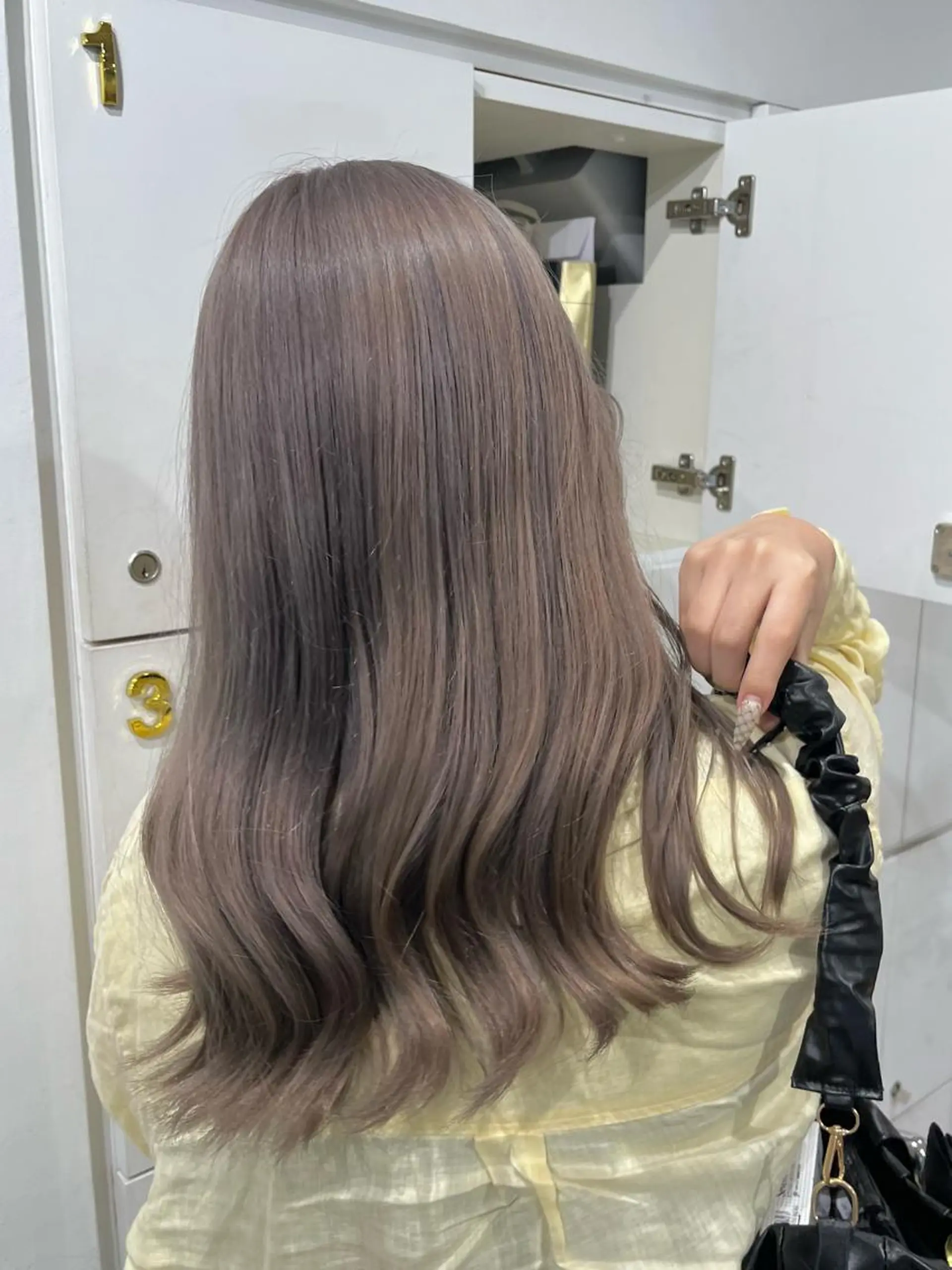 ロング カラー グレージュ 🤎HAZUKI🤎 ハイトーン✨エクステのヘアスタイル