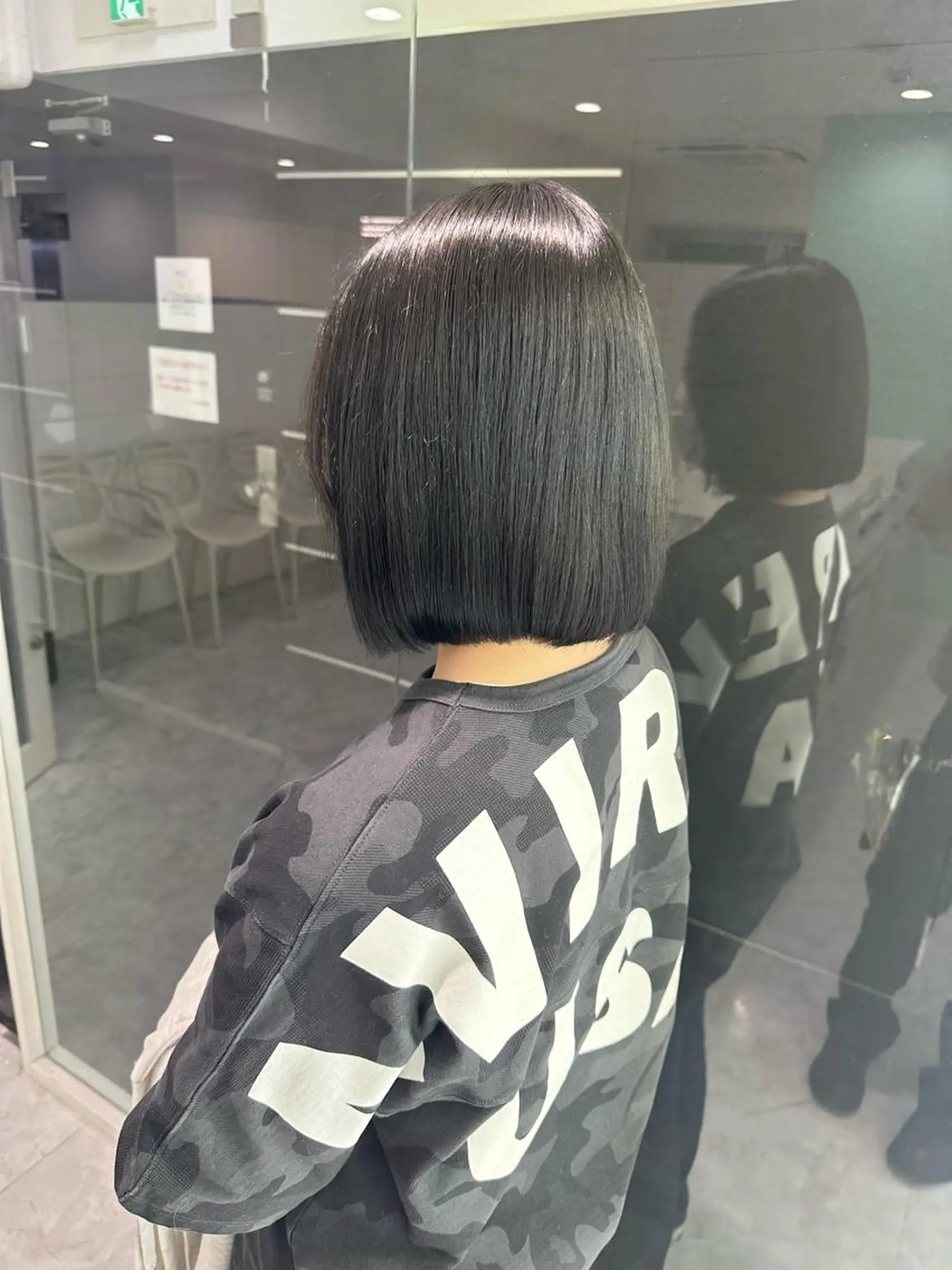 ショート カラー ダークグレー ヘアカラー 🪞ハイトーン🪞 🤍waka🤍のヘアスタイル