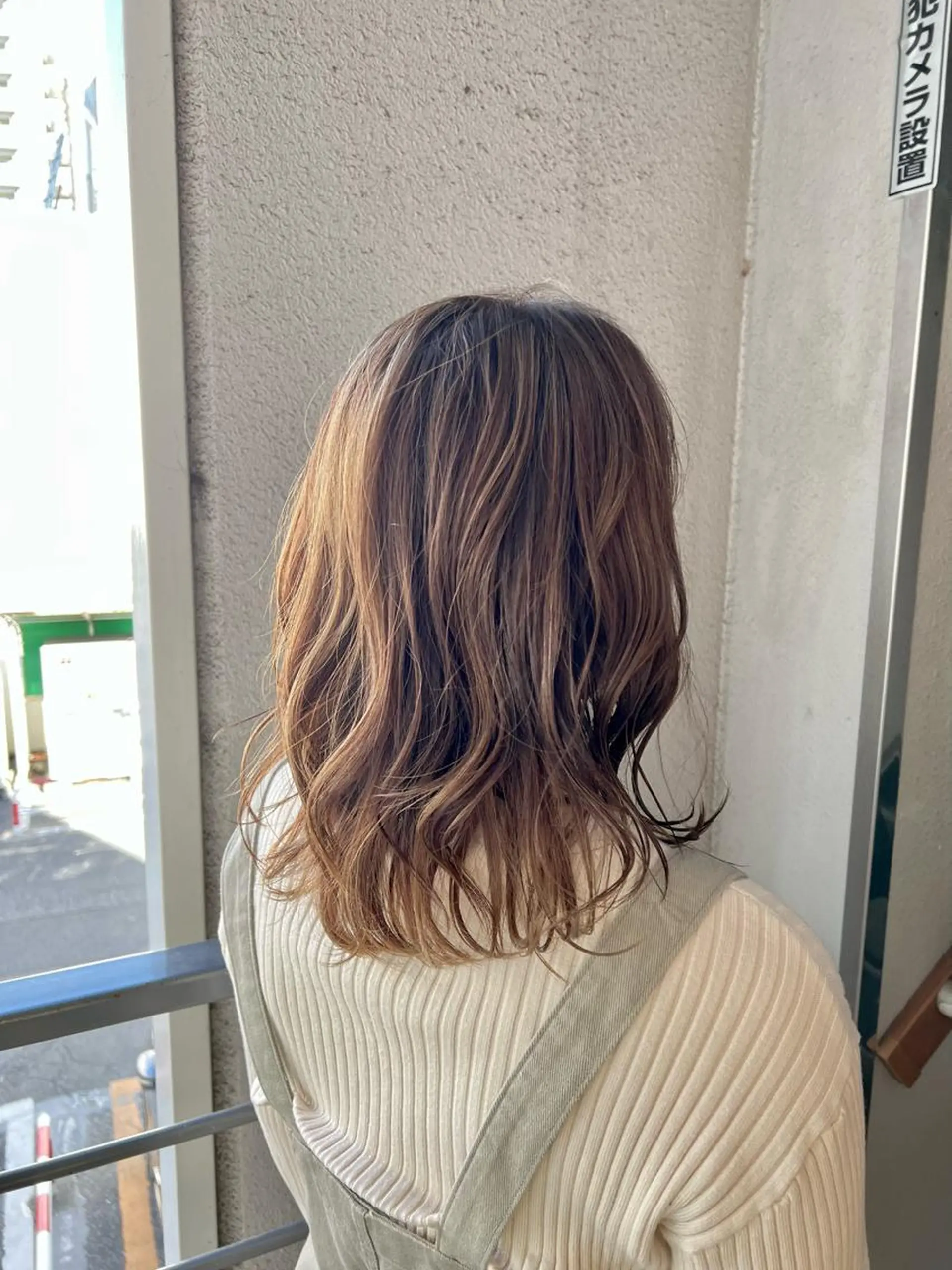 ミディアム カラー バレイヤージュ ベージュカラー ハイライトカラー ハイライト レイヤーカット カット ヘアカラー トリートメント Kazu .Kのヘアスタイル