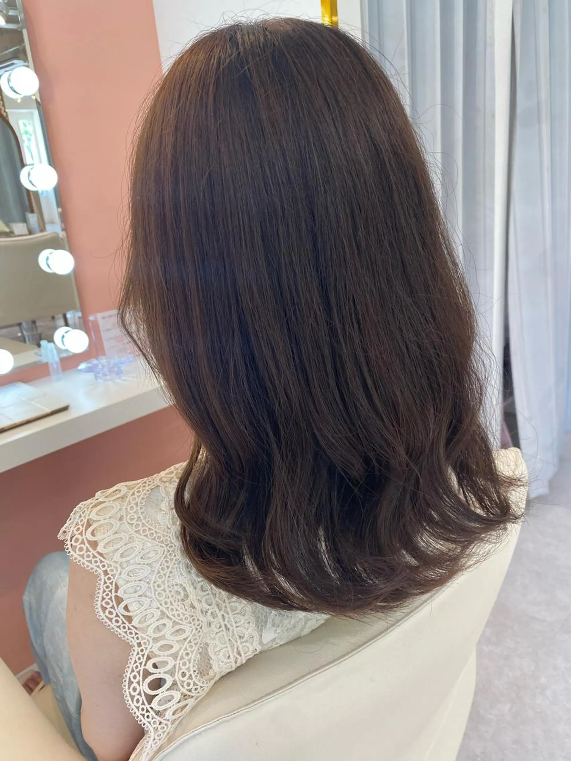 セミロング カラー ヘアカラー 梛木 唯のヘアスタイル