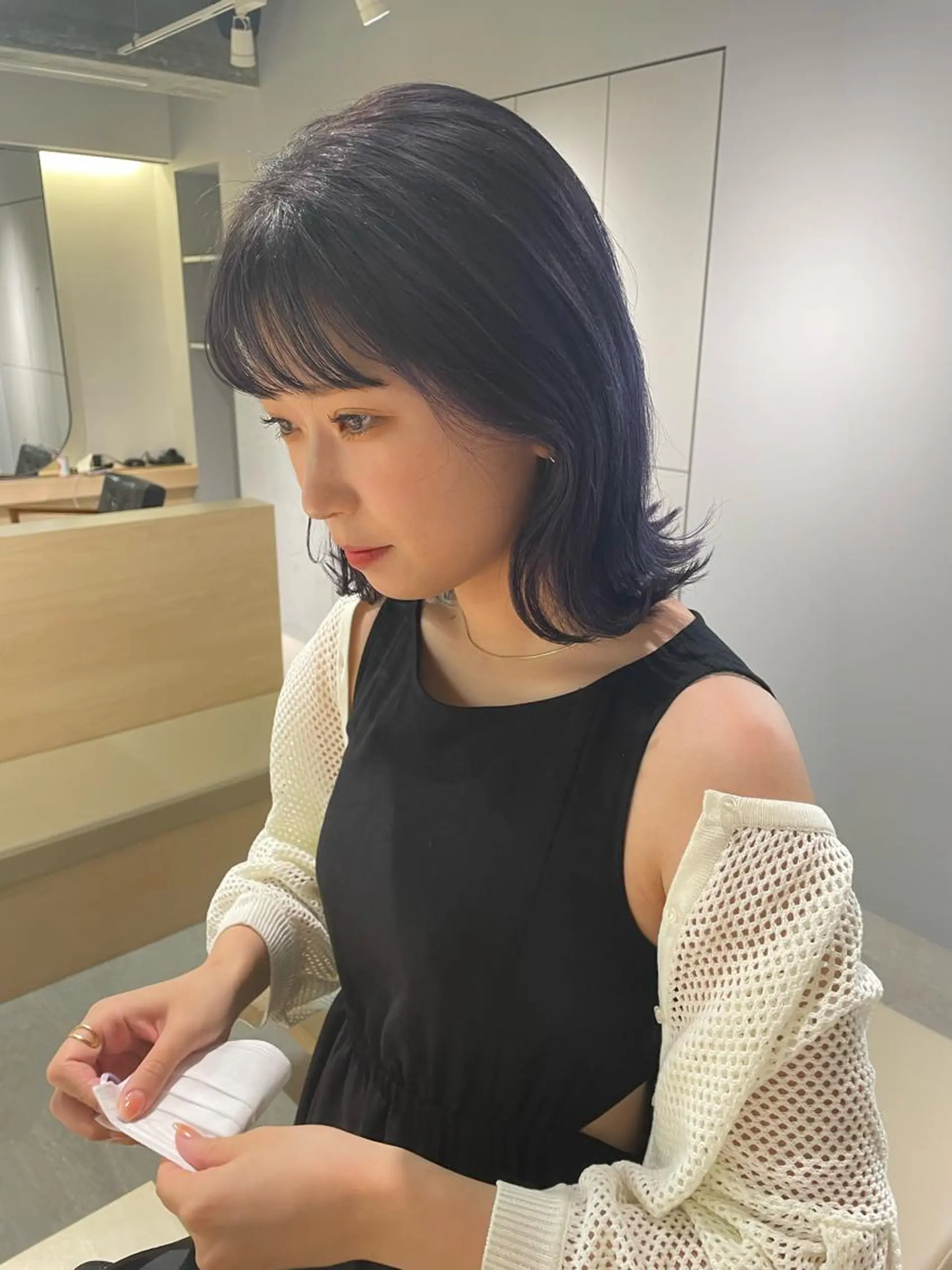 ミディアム カラー ヘアカラー トリートメント MIU/ルーツカラー ボブ/顔周りレイヤーのヘアスタイル
