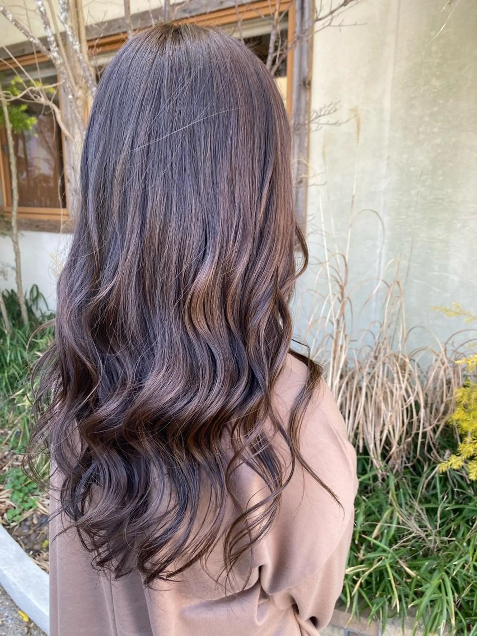 ロング カラー 小畑 杏実のヘアスタイル