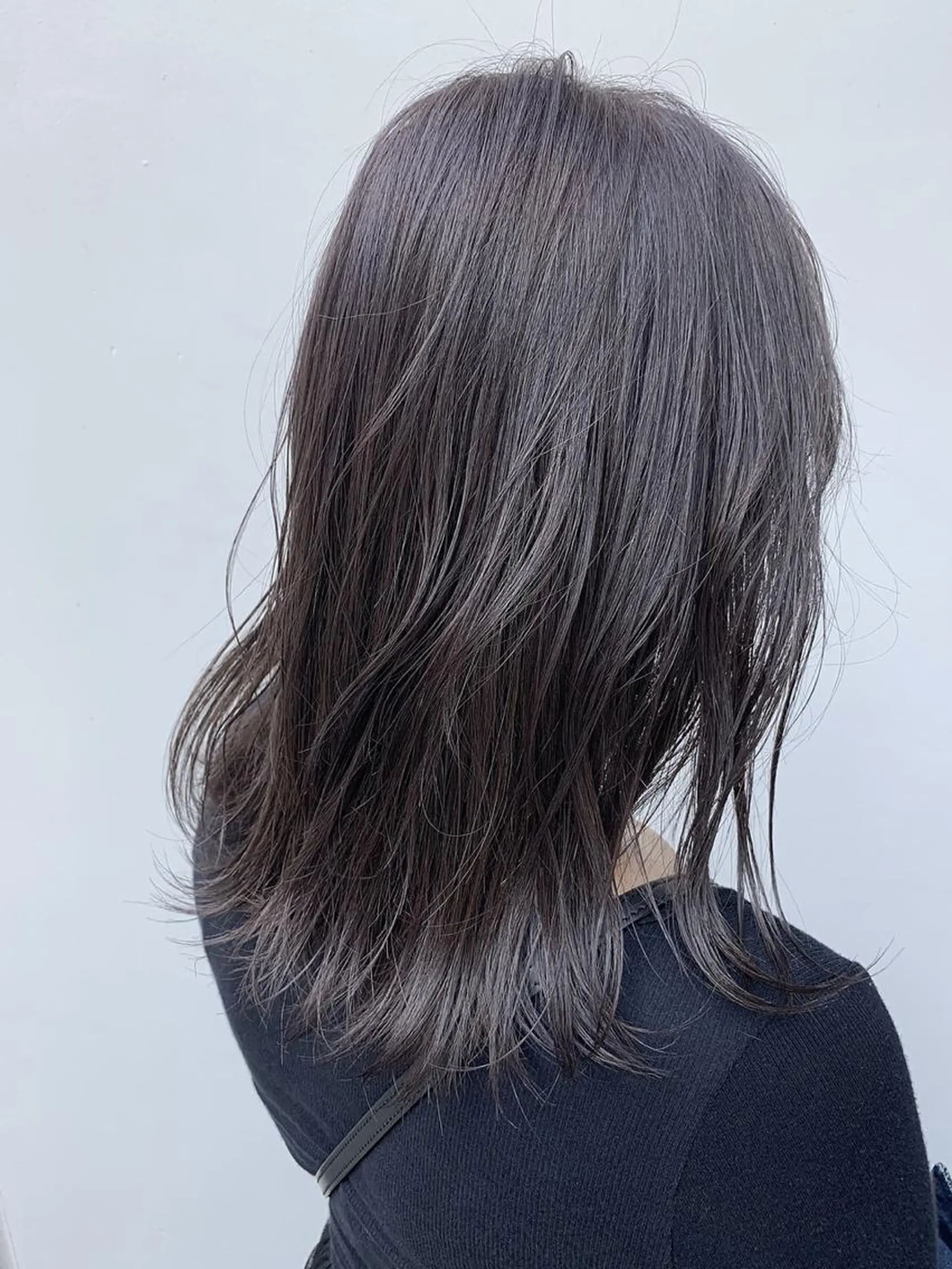 セミロング カラー ヘアアレンジ グレージュ ラベンダーカラー ラベンダーグレージュ ラベンダーグレー 福壽 優奈のヘアスタイル