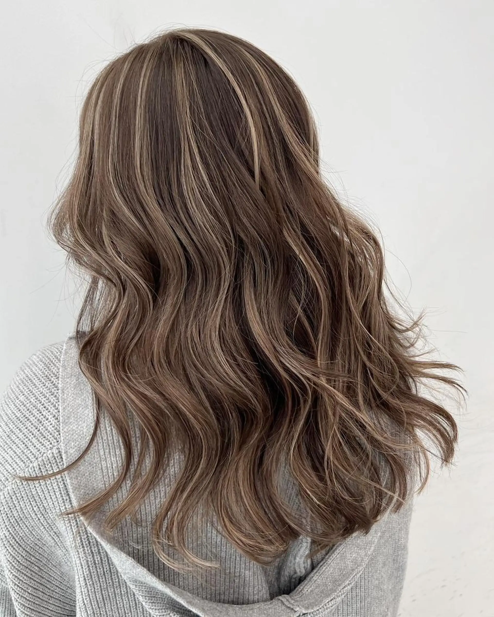 ミディアム アッシュ フレンチガーリー 髪質改善 オン眉 公式 Ease by amble luxeのヘアスタイル