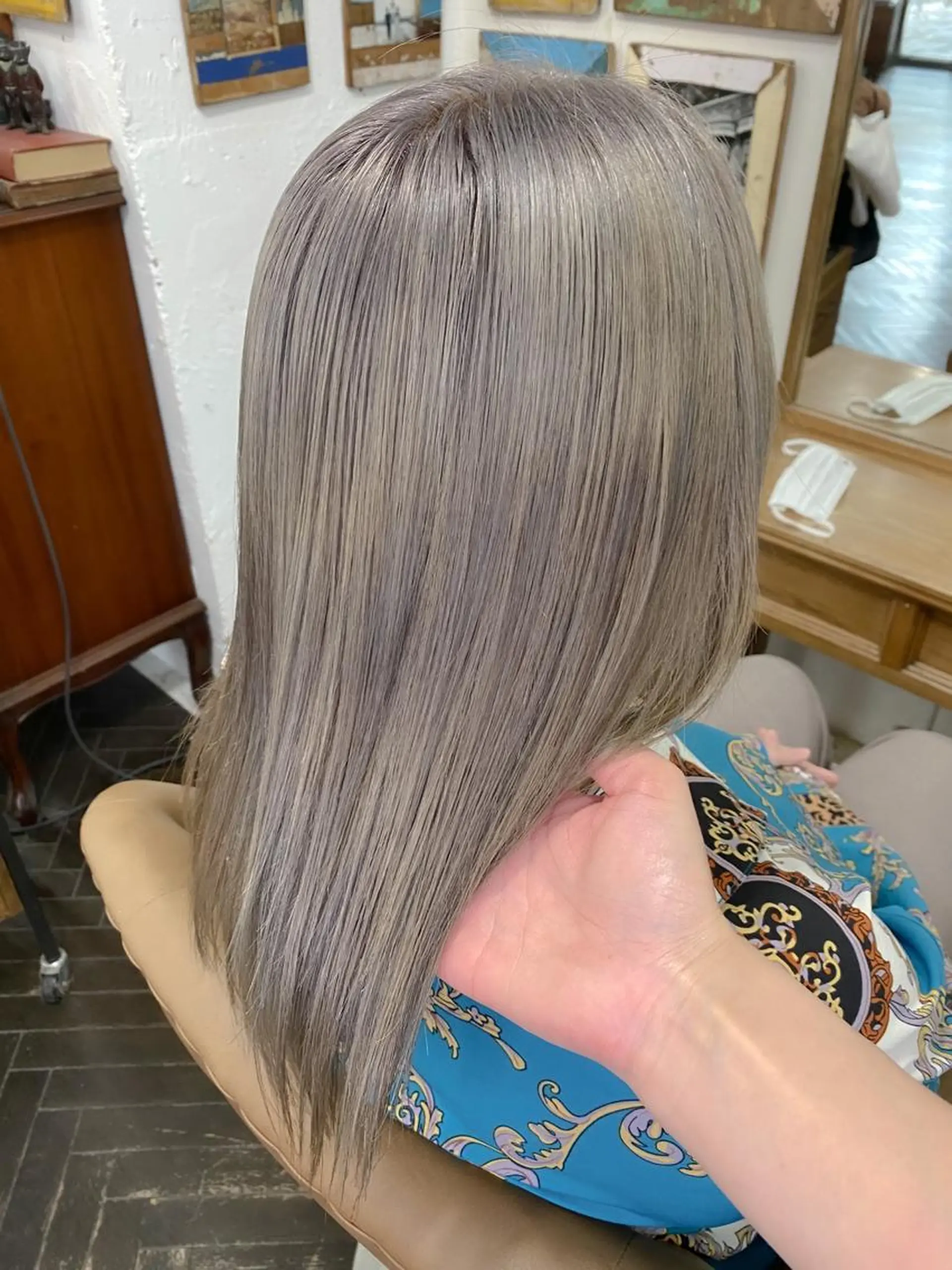 セミロング カラー ブリーチ ダブルカラー グレージュ ハイライトカラー ハイトーンカラー ヘアカラー トリートメント 💖ハイライト/ハイ トーン💖MIKIのヘアスタイル