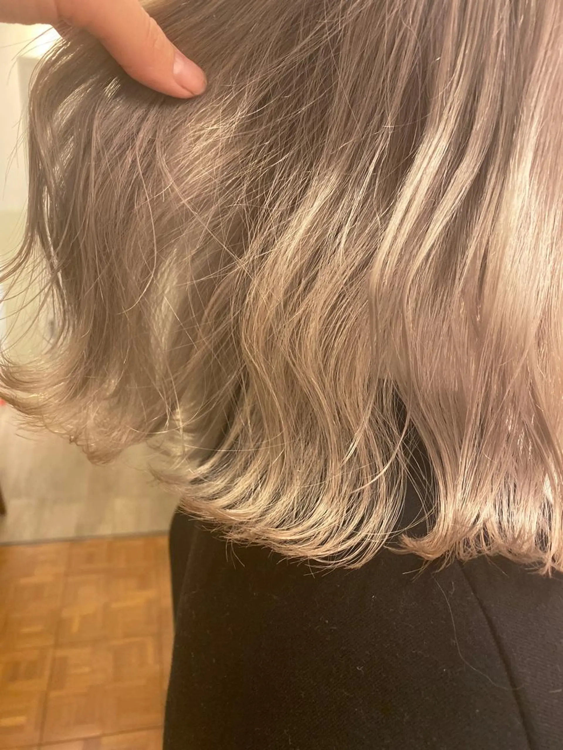 ミディアム カラー ANNA /艶髪/ハイトーンのヘアスタイル