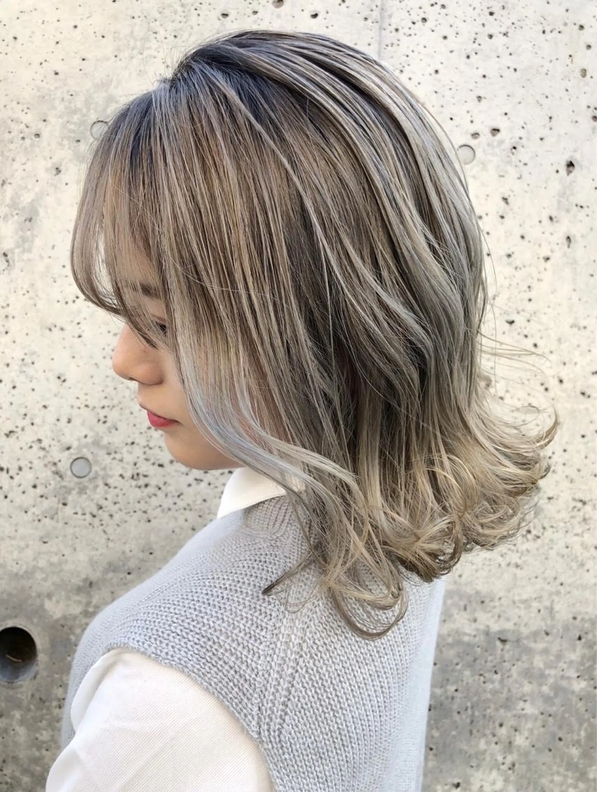 ミディアム ヘアカラー アメモリ ヒロアキのヘアスタイル