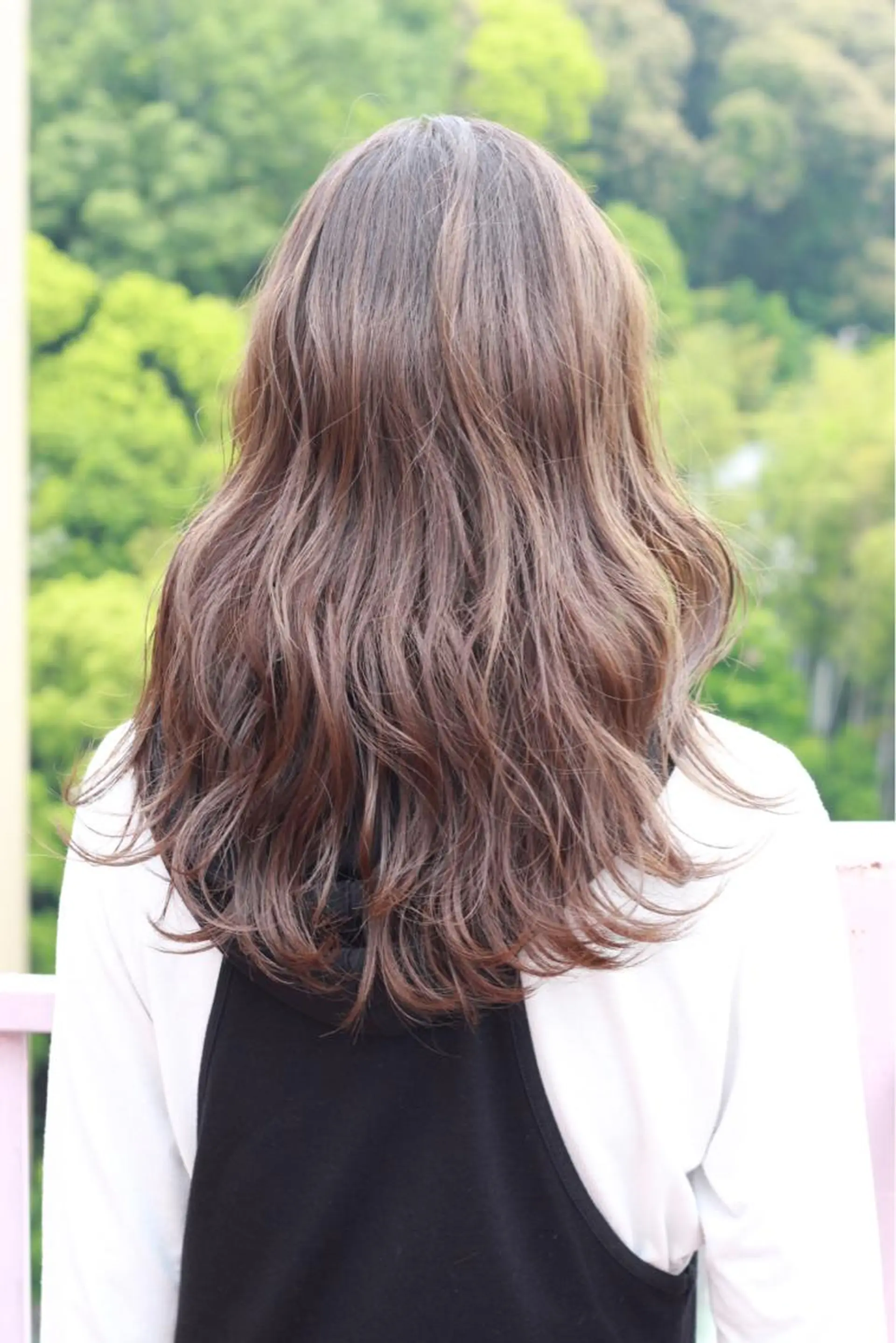ロング カラー グレージュ ミント カット ヘアカラー Viage （ビアージュ）のヘアスタイル