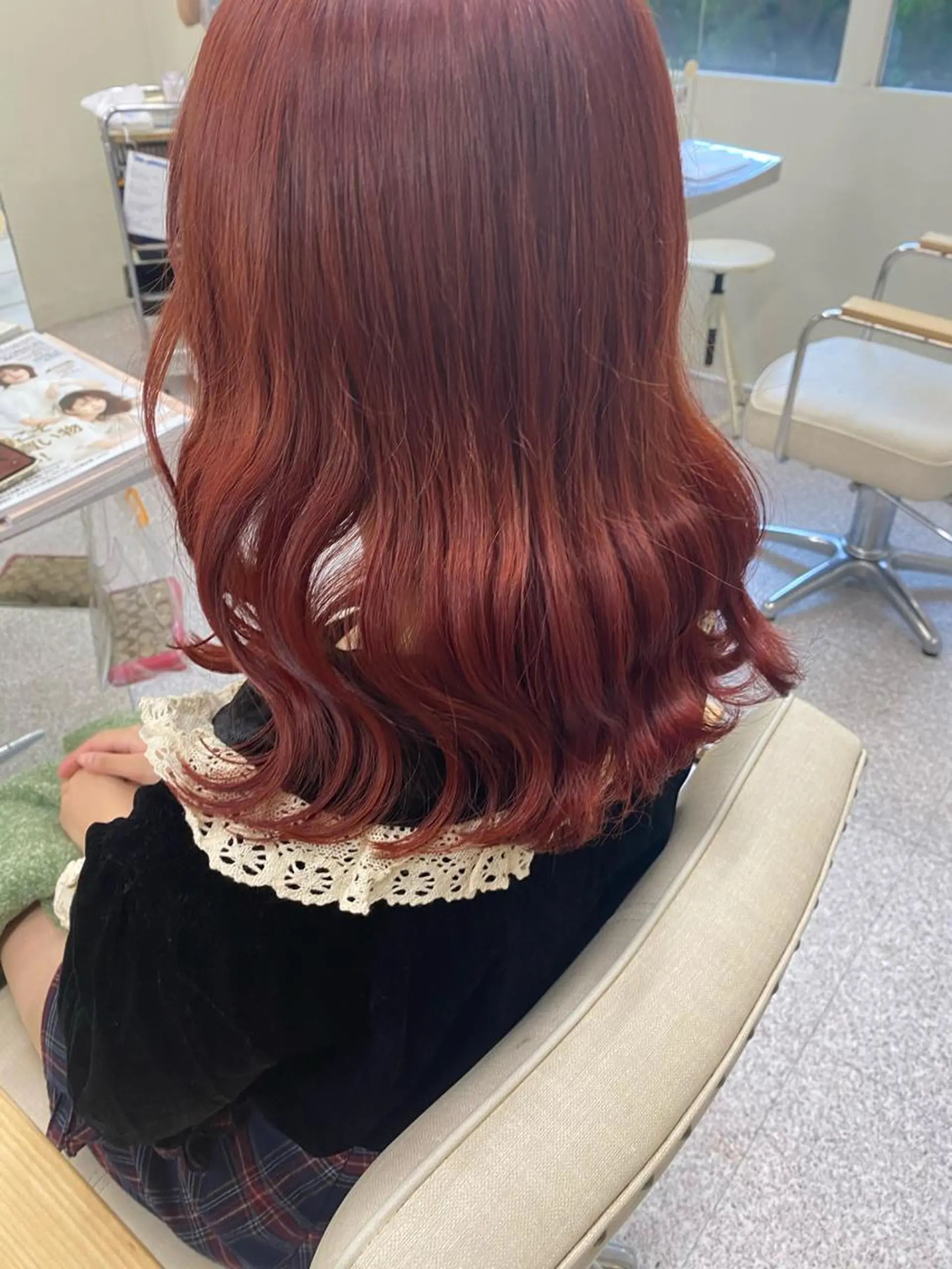 ミディアム カラー ヘアアレンジ ブリーチ ピンクカラー レイヤー/ウルフエク テブリーチ磯部ユズキのヘアスタイル