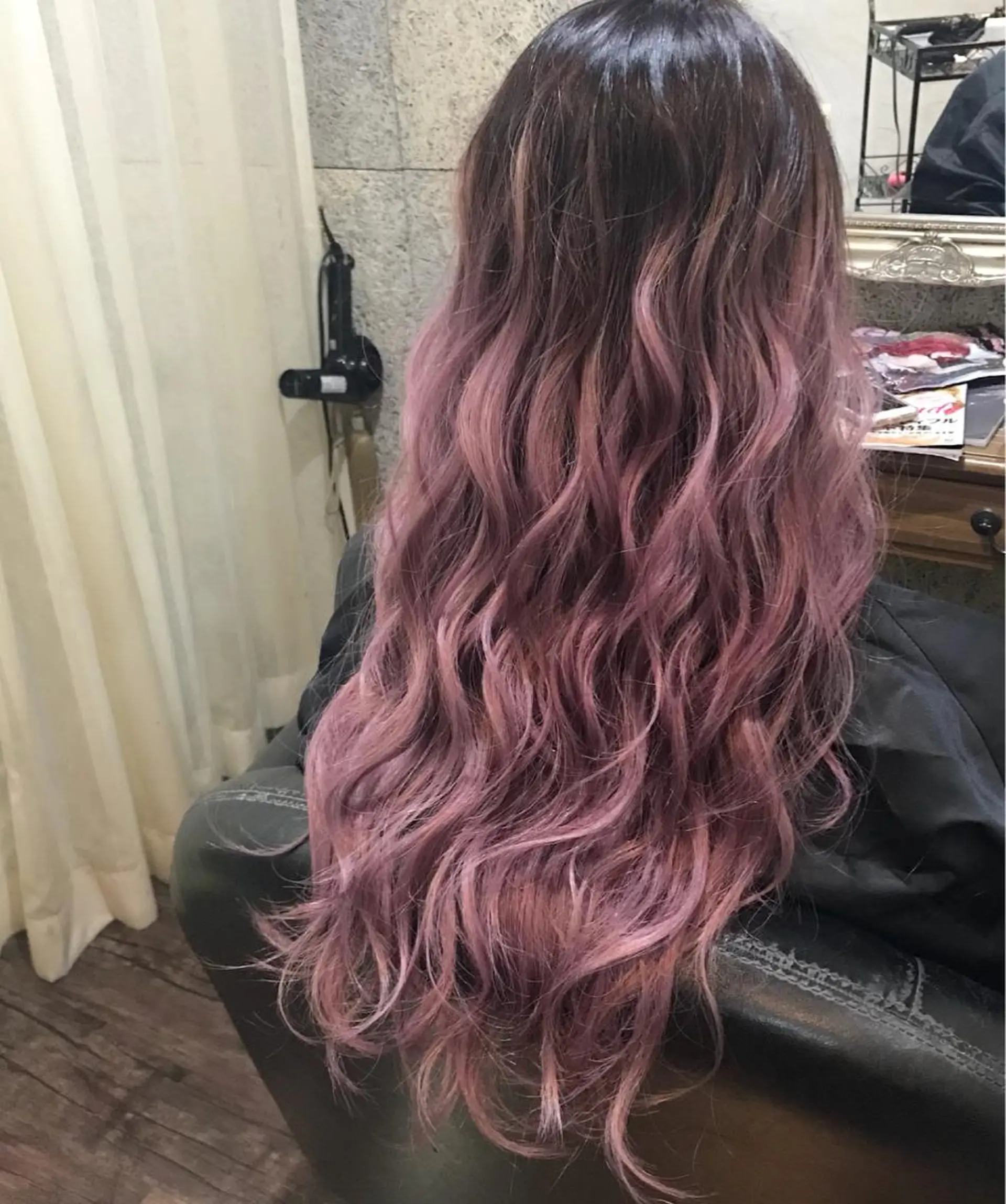 ロング カラー Tsuyoki .のヘアスタイル