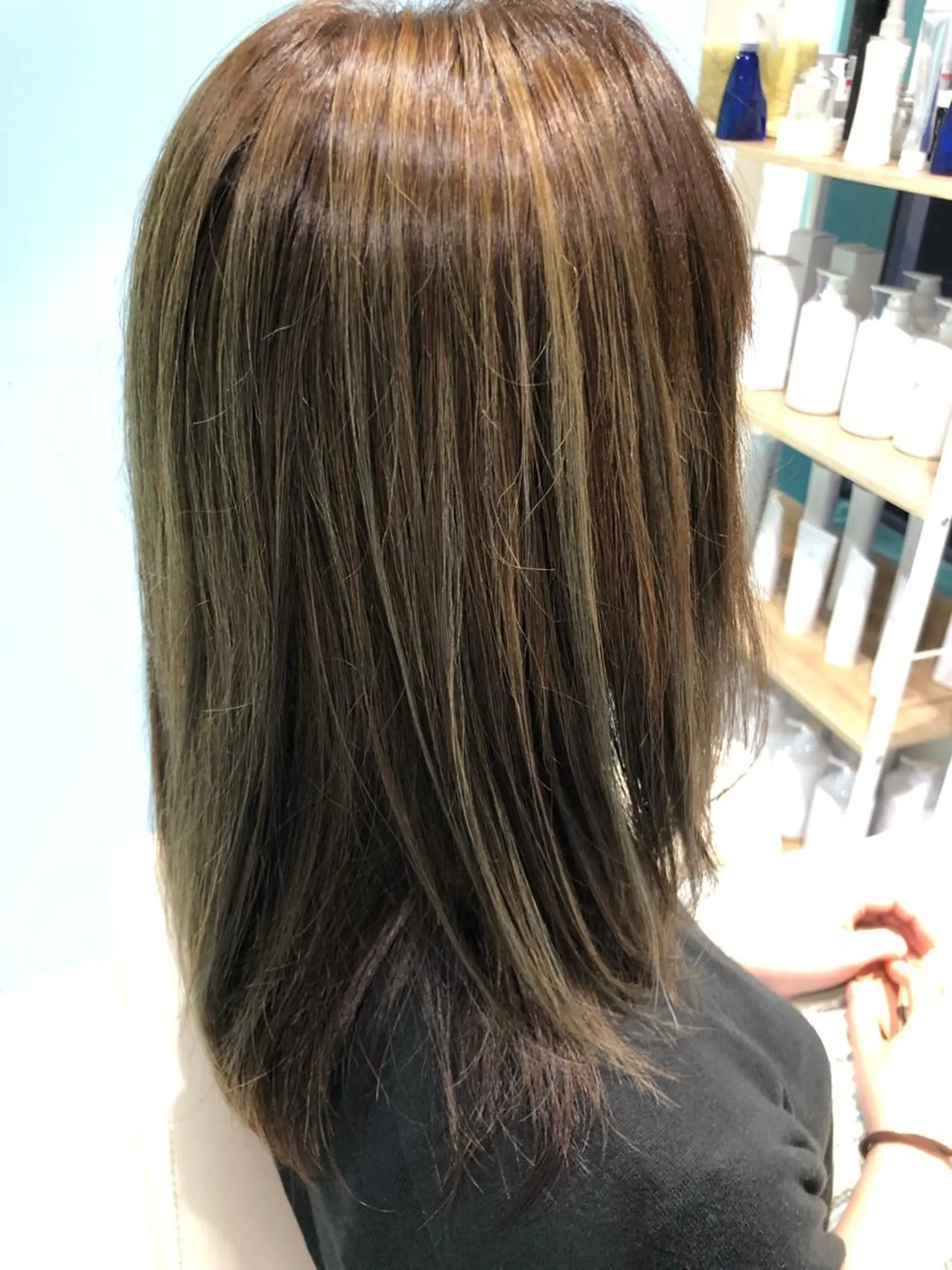 カラー ベージュカラー ハイライトカラー オリーブベージュ 増田 結莉のヘアスタイル