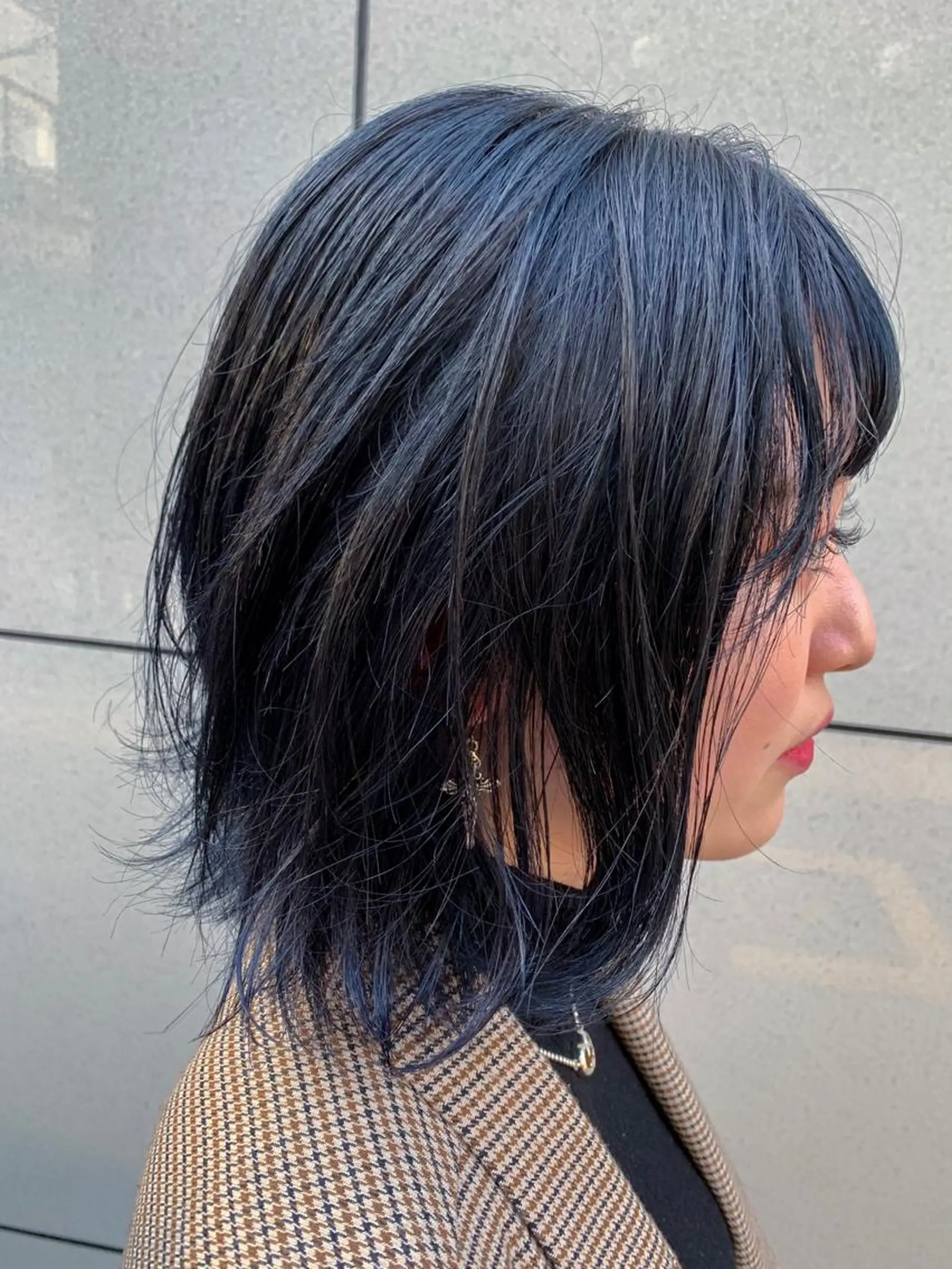 ミディアム カラー ネイビーカラー 渋谷ブリーチカラー 韓国ヘアyuikoのヘアスタイル