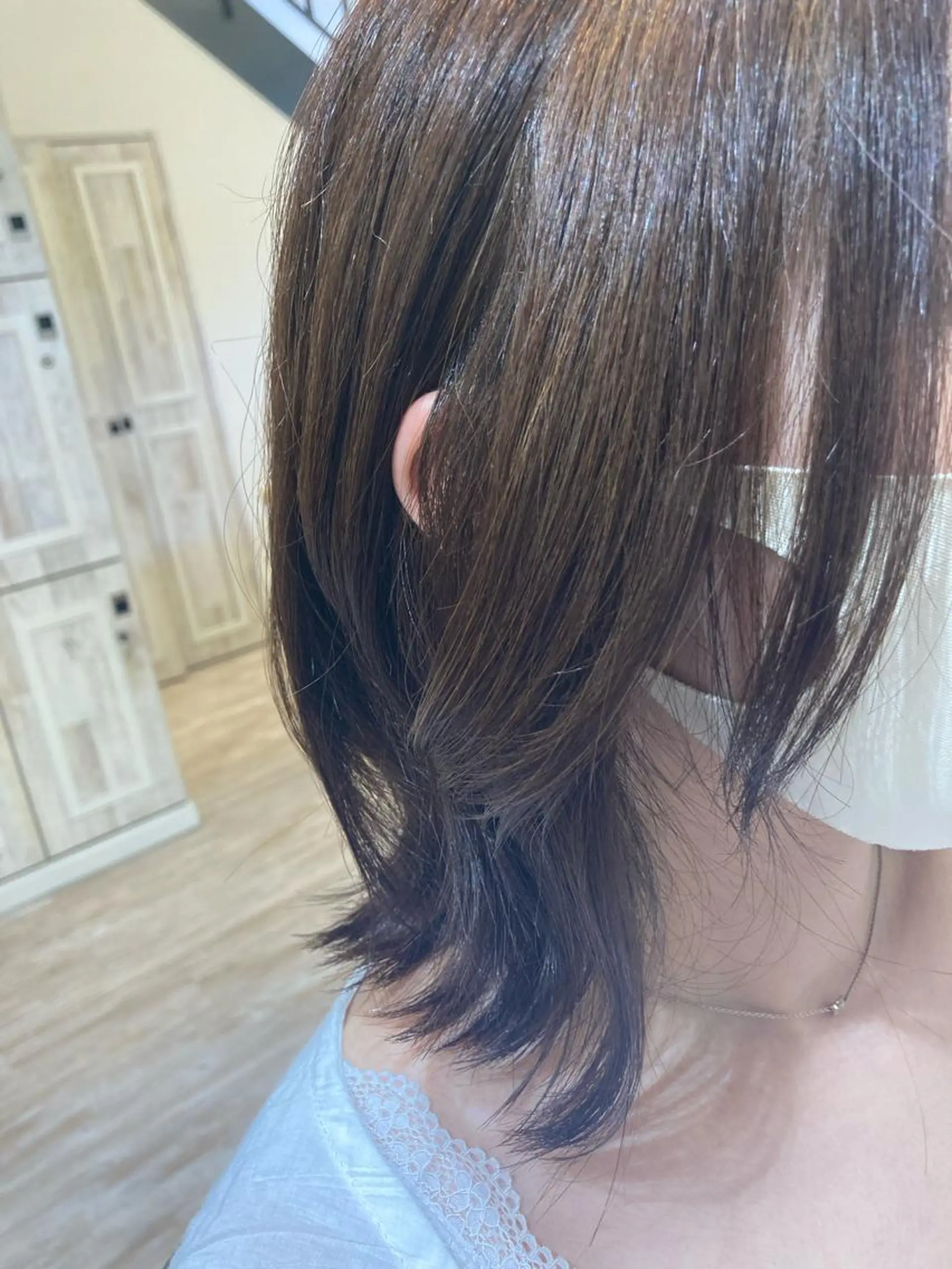 ミディアム 外ハネヘア 佐藤 睦月のヘアスタイル