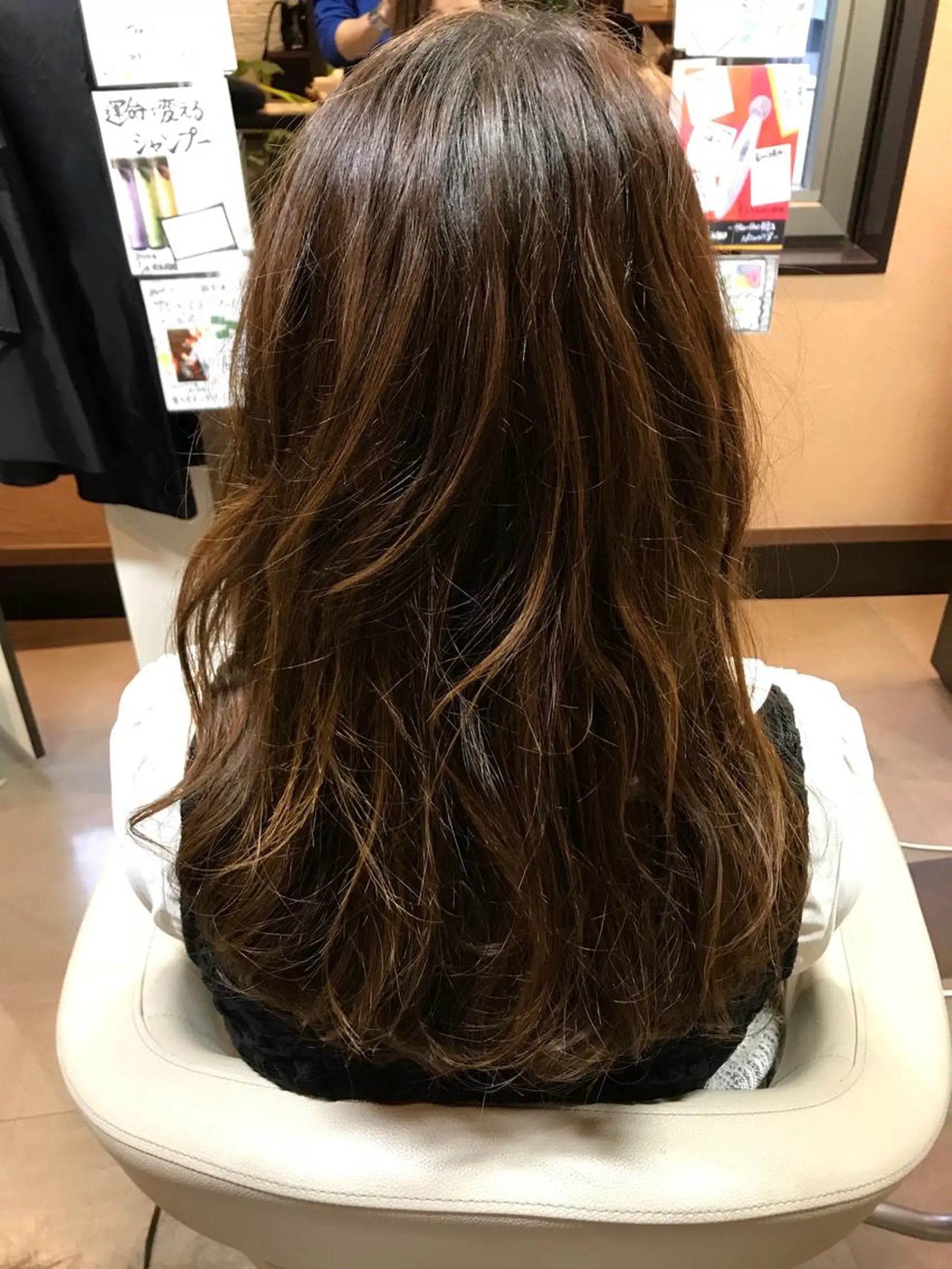 ロング パーマ ❣️ふんわりレイヤー 艶髪縮毛矯正❣️金山のヘアスタイル