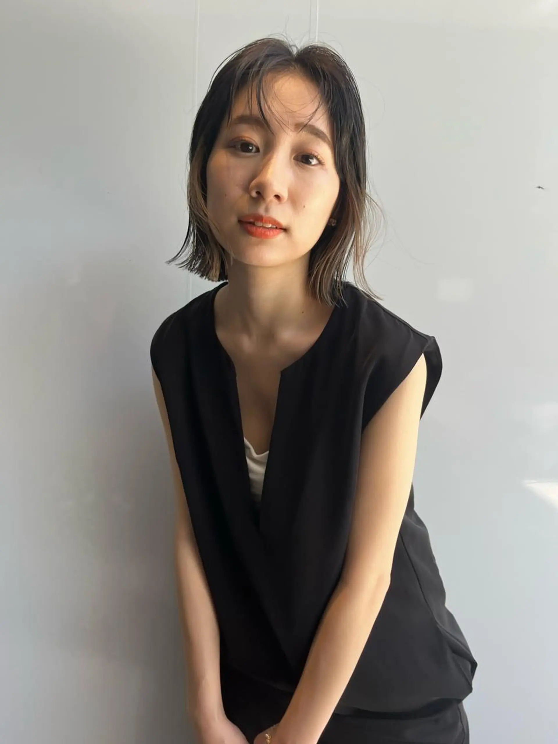 ショート カラー 切りっぱなしボブ イヤリングカラー インナーカラー ボブ ヘアカラー トリートメント ミルクティーベージュ 🌿店長　清水ひとみのヘアスタイル