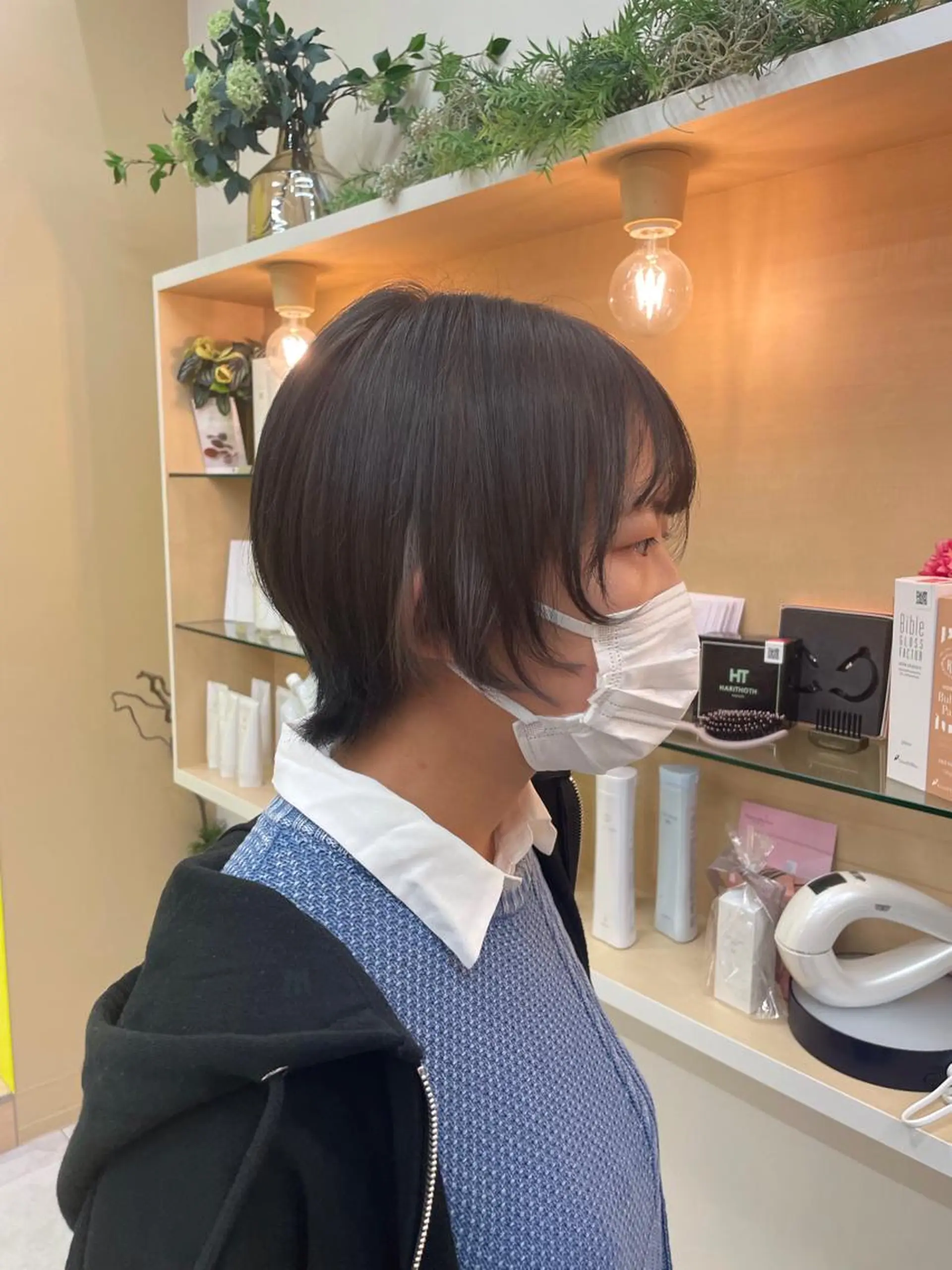 ショート カラー パーマ ヘアアレンジ 黒髪 ブルーカラー ブルーブラック 顔周りカット ウルフカット 山下 とよかのヘアスタイル