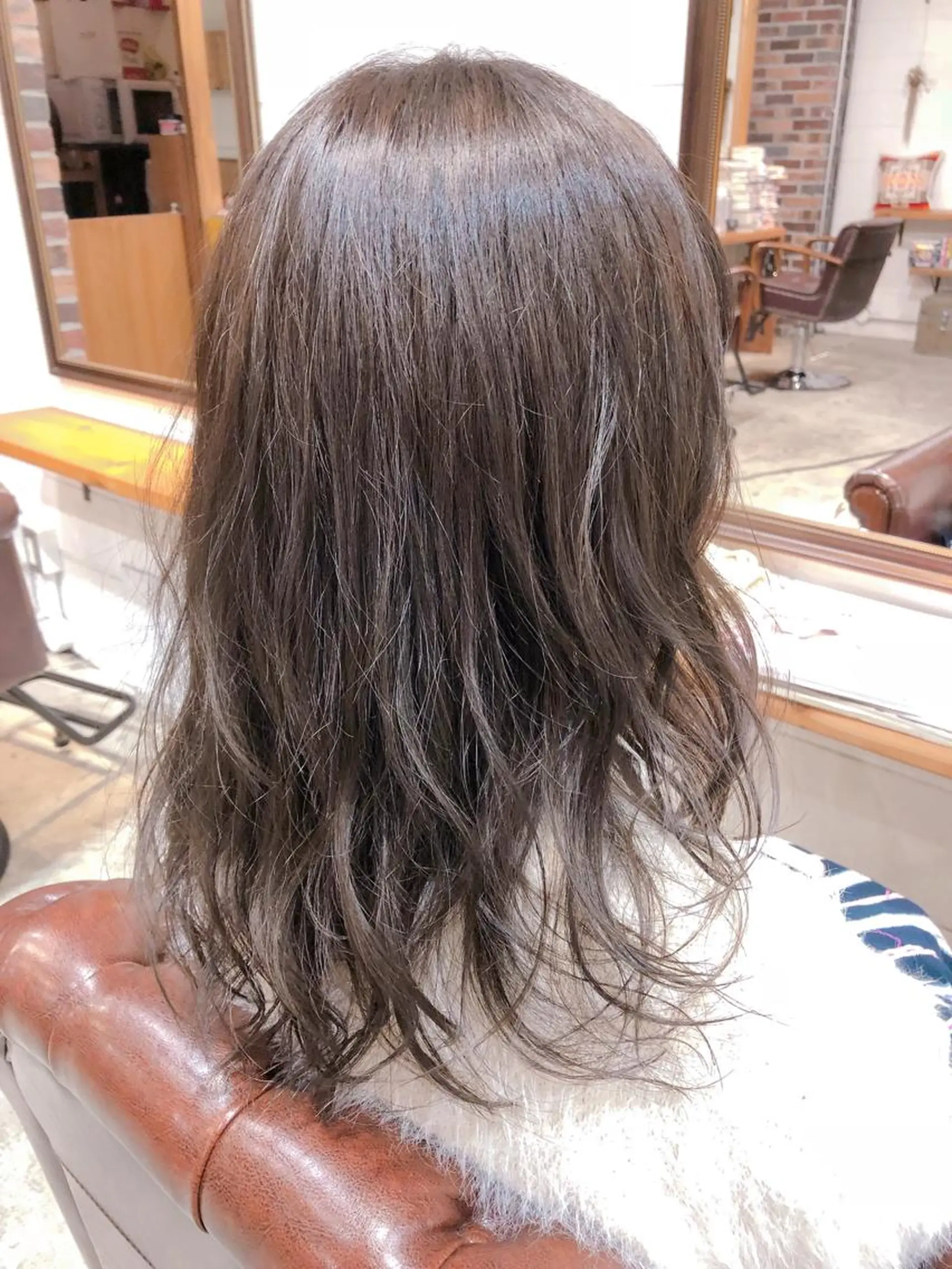 セミロング カラー 透明感カラー ダークグレー ダークグレージュ グレージュ ヘアカラー トリートメント ⭐️ハイクオリティ カラー杉本雄志⭐️のヘアスタイル