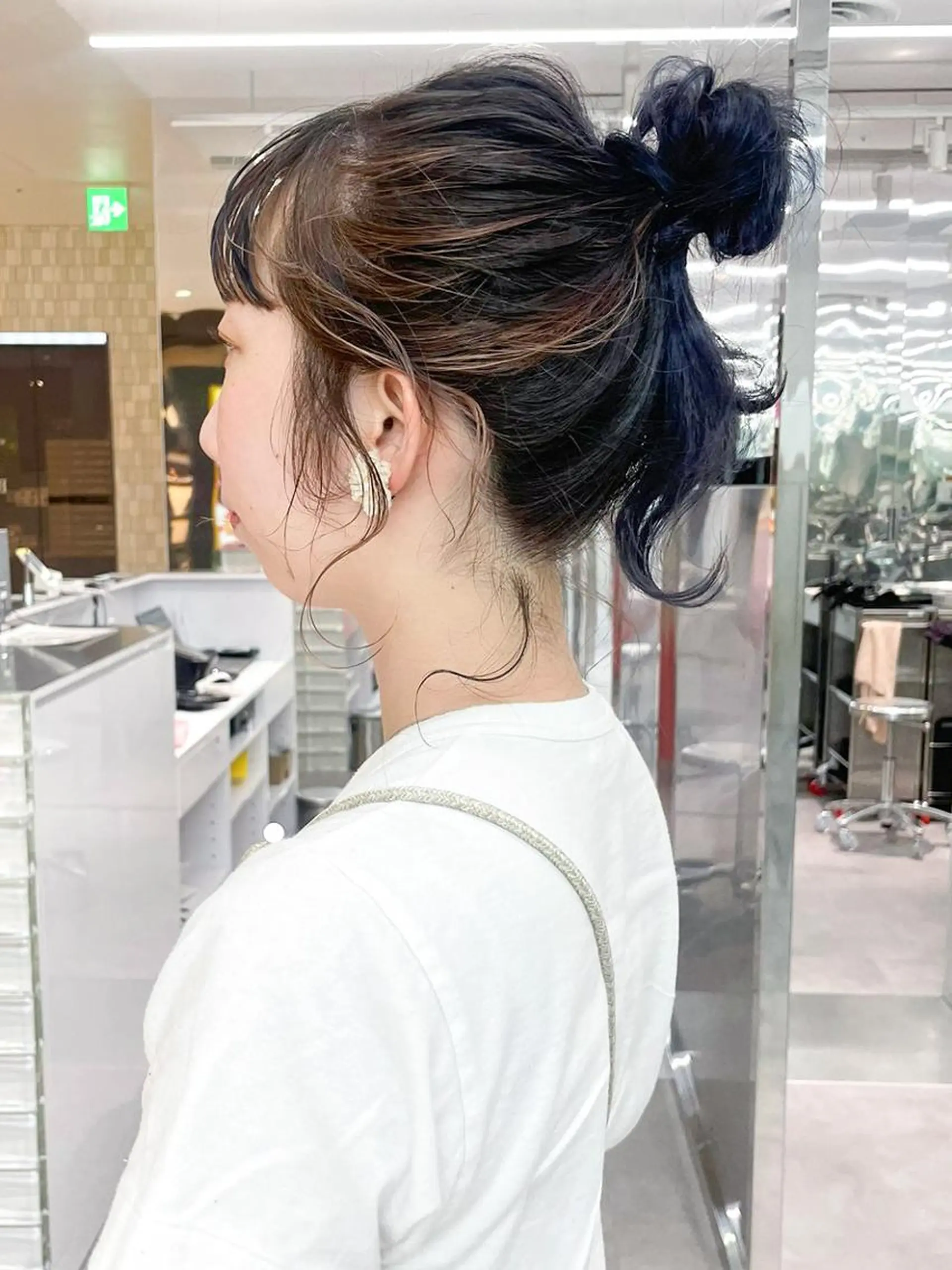 ミディアム カラー ベージュカラー ネイビーカラー ITby ALBUM 北千住店のヘアスタイル