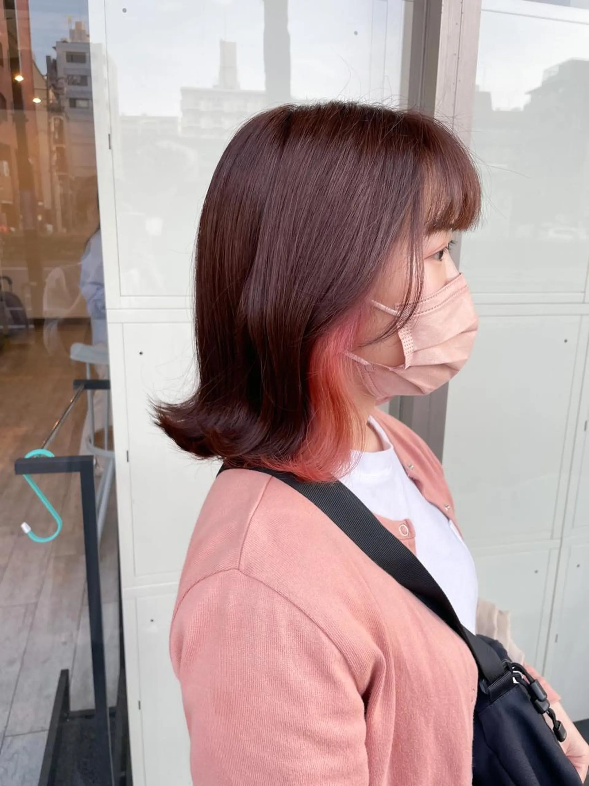 ミディアム カラー 透明感カラー インナーカラー ピンクカラー ヘアカラー イワタ マハ/ minim hairのヘアスタイル