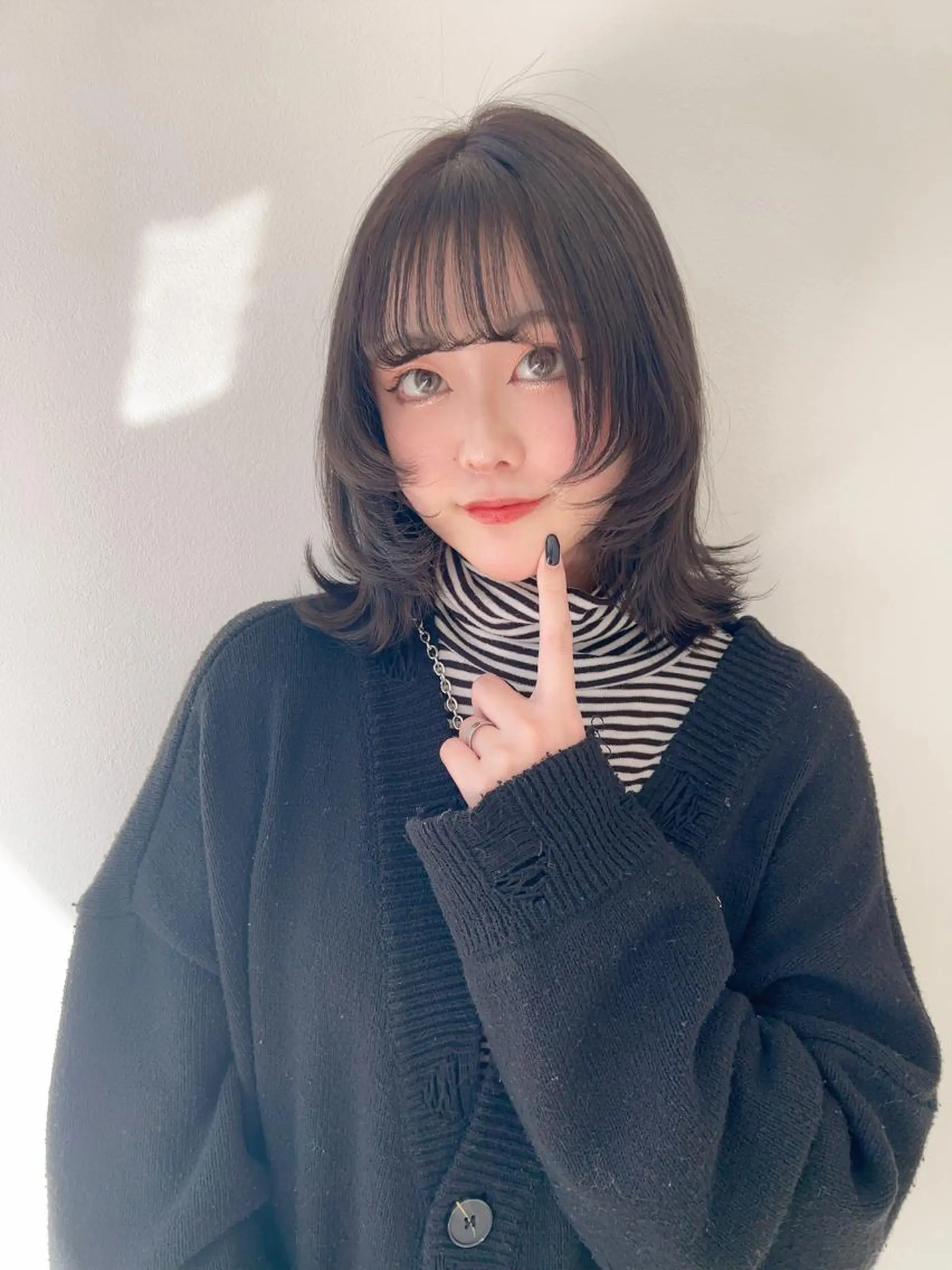 ミディアム カット ヘアカラー トリートメント 髪質改善韓国レイヤー SHIORI🦋のヘアスタイル