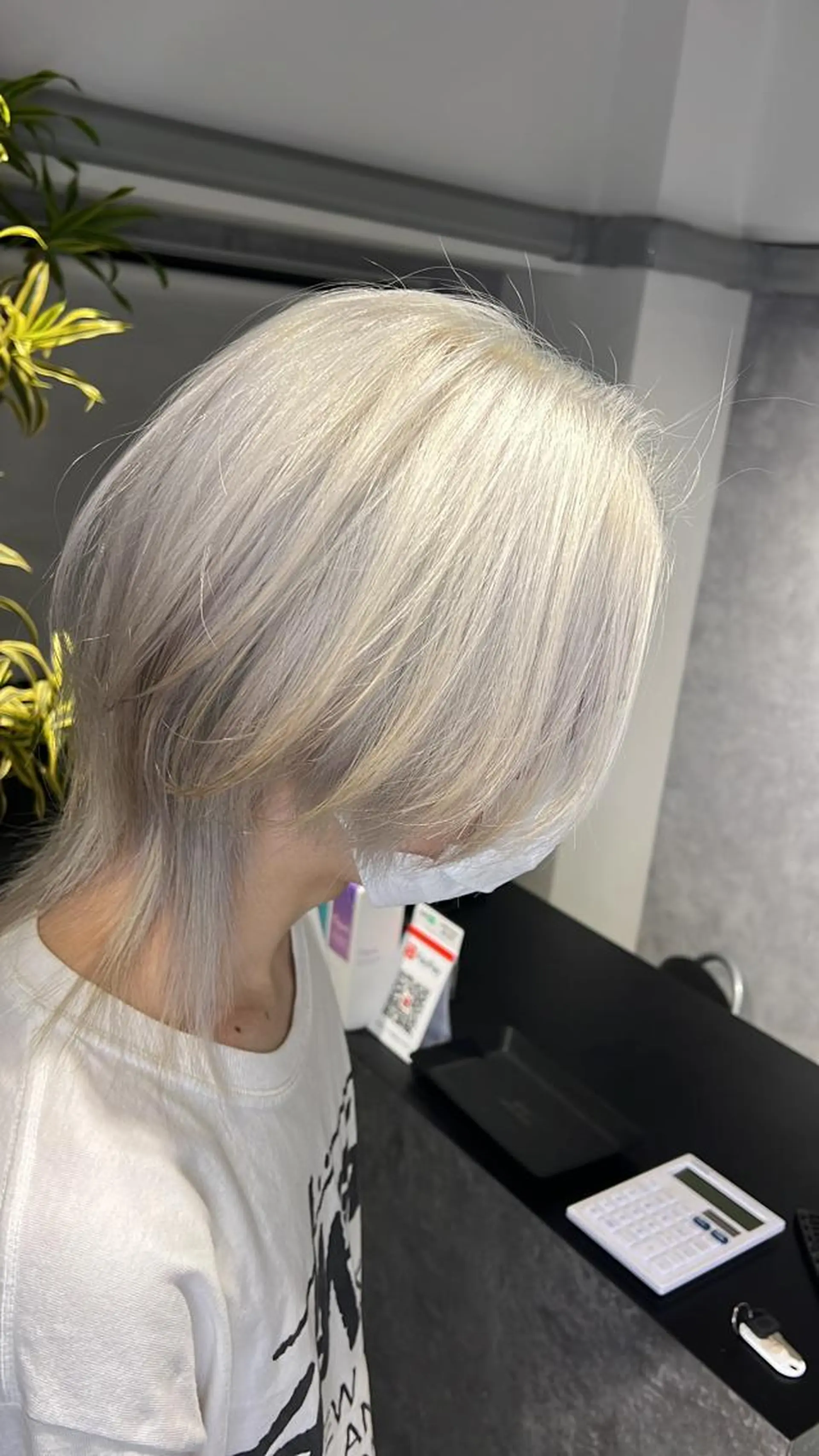 ショート カラー mimiiy梅田 中崎町ハイトーンのヘアスタイル