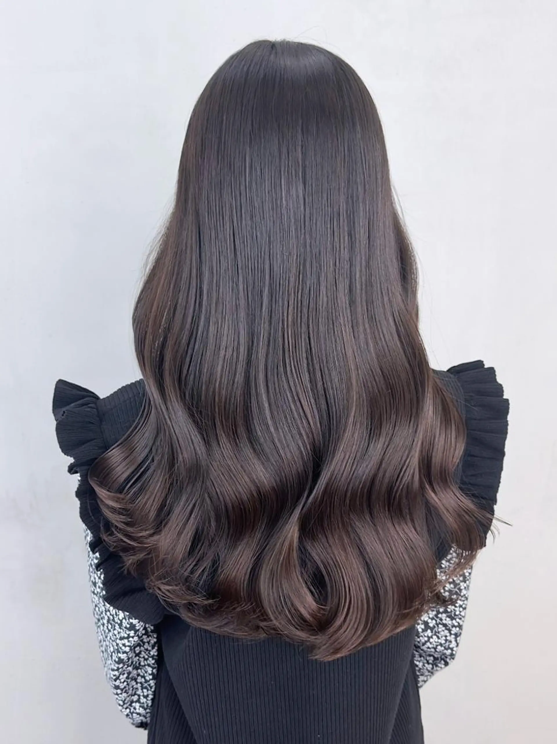 ロング カラー グレージュ ラベンダーカラー ラベンダーグレージュ ラベンダーグレー カット ヘアカラー トリートメント ITbyALBUM 藤沢店のヘアスタイル