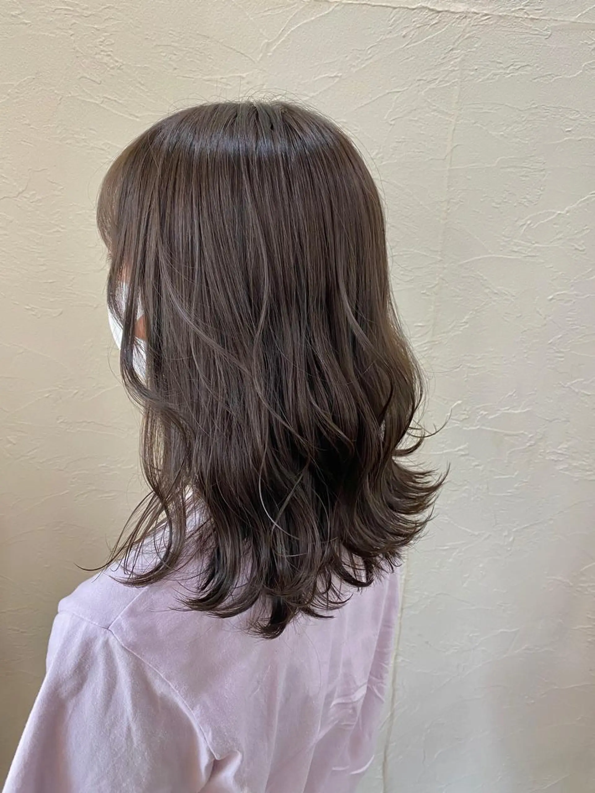セミロング カラー グレージュ オリーブグレージュ オリーブグレー カット ヘアカラー トリートメント ENIF ヤマグチアツコのヘアスタイル