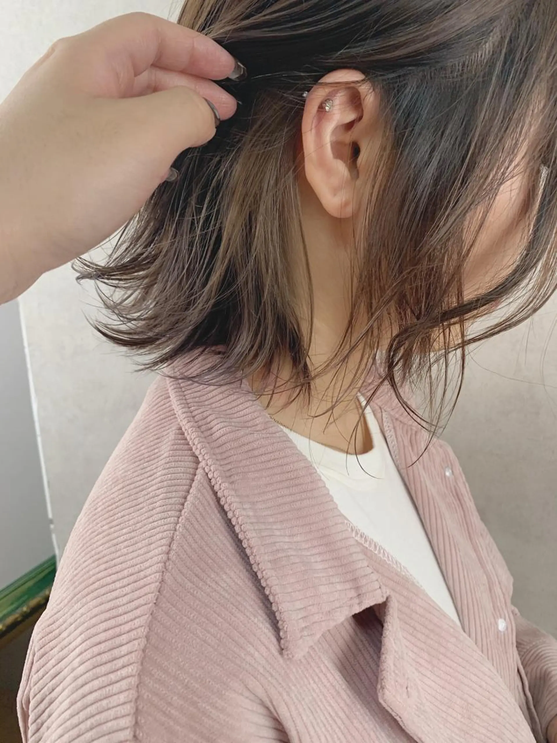 ショート ミルクティーベージュ の魔術師　manaeのヘアスタイル