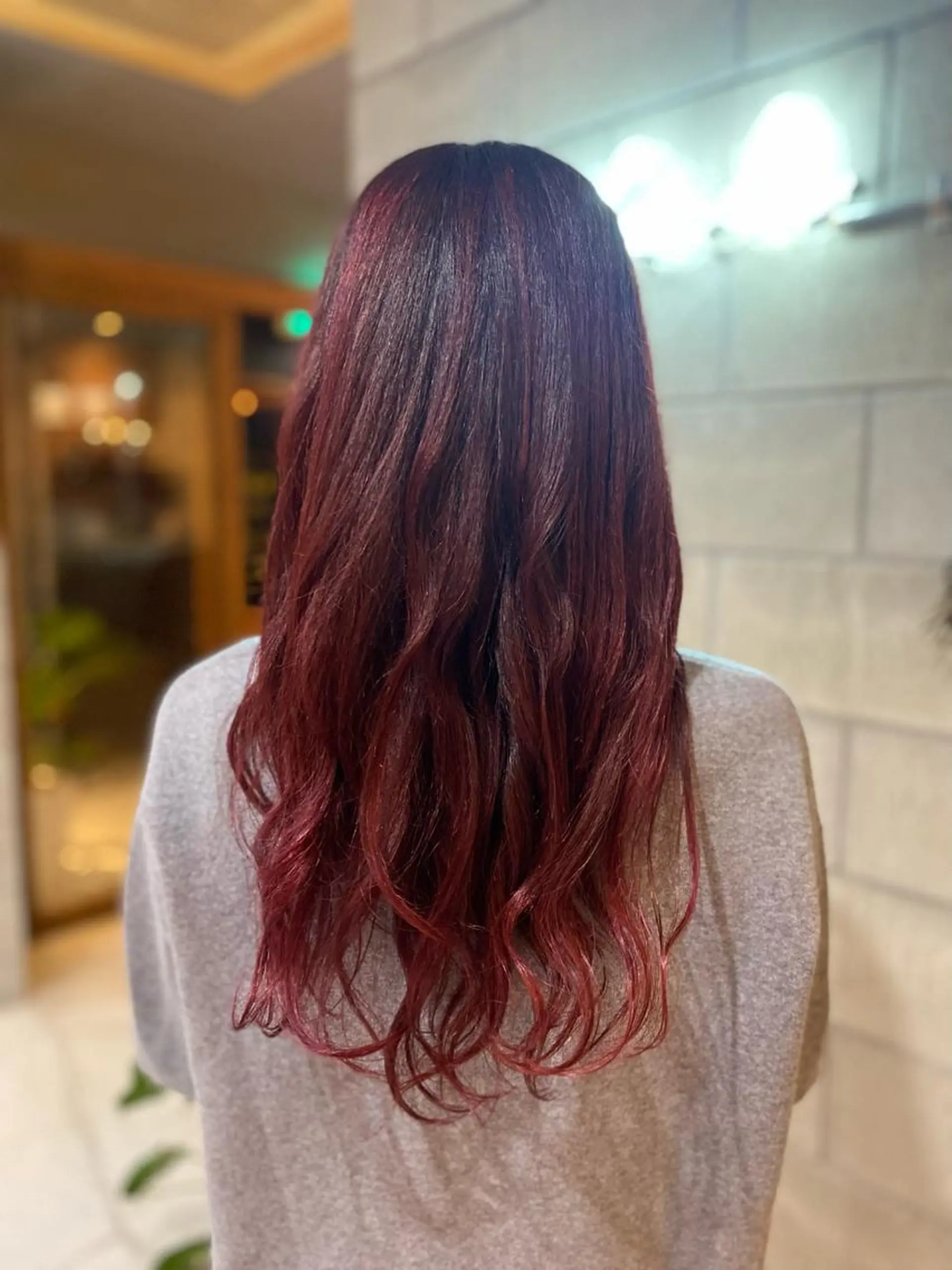 ロング 艶髪・透明感カラー・ 韓国ヘア・Yuriのヘアスタイル