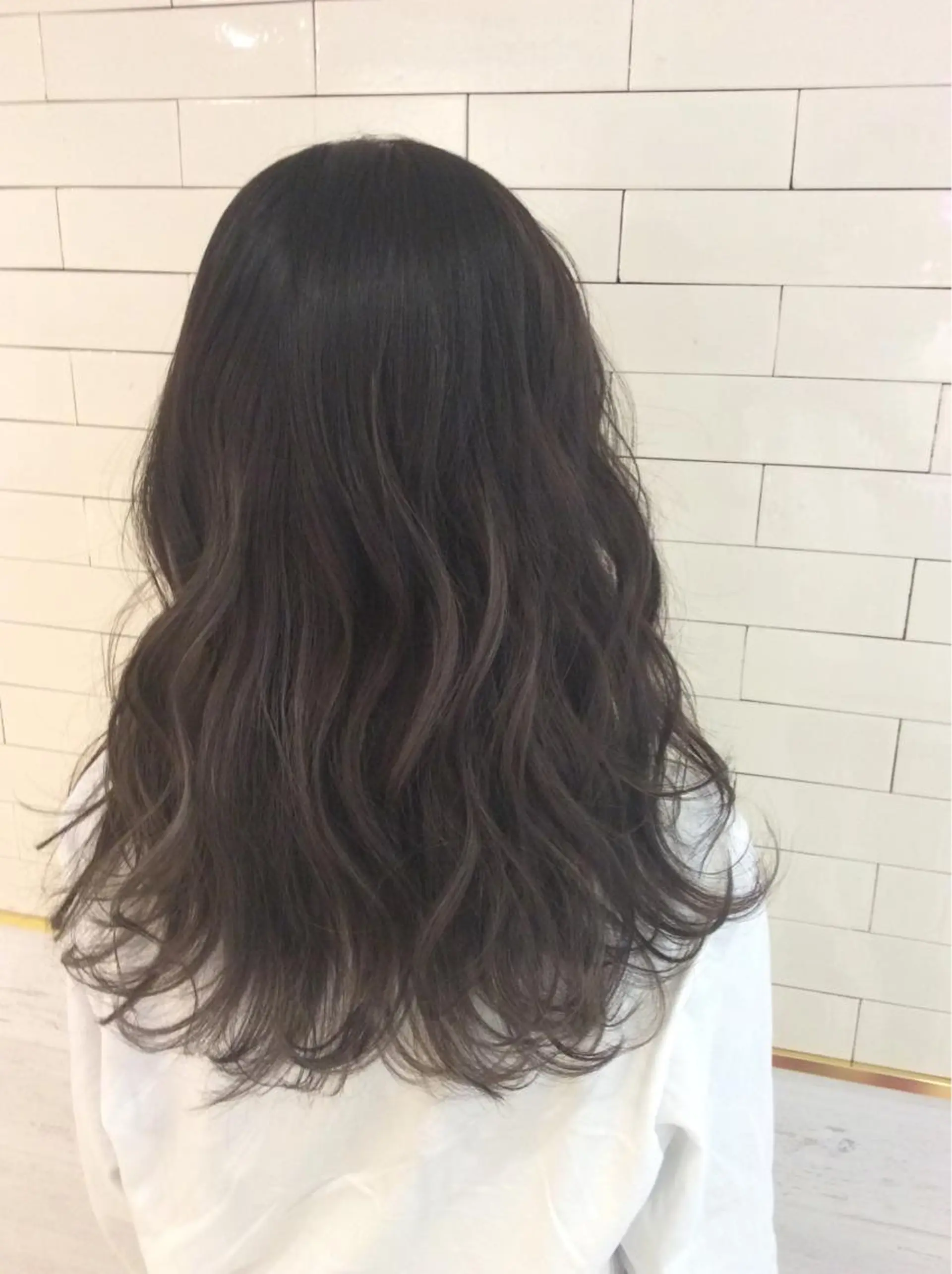 ミディアム カラー グレージュ ハイライトカラー ハイライト レイヤーカット× 髪質改善たもりのヘアスタイル