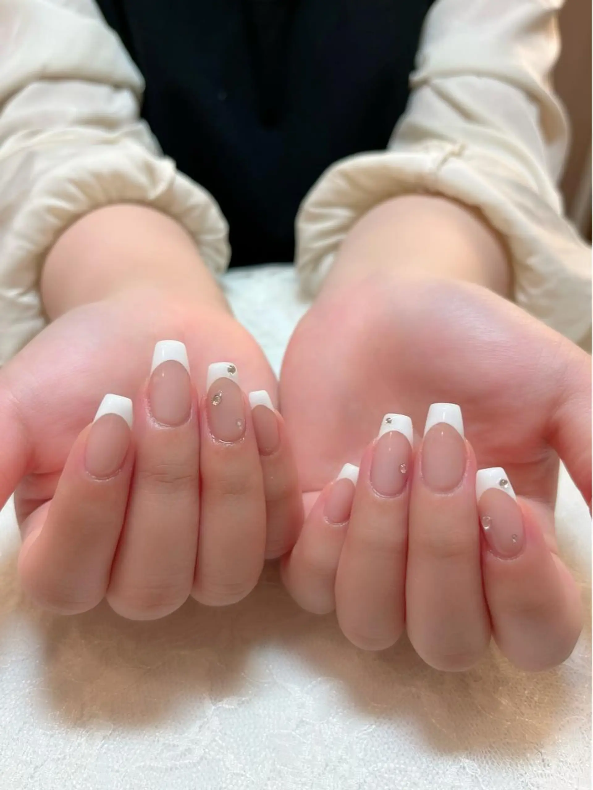 ネイル フレンチネイル ホワイト ハンドケア aoinail所属・aoi nailのネイルデザイン