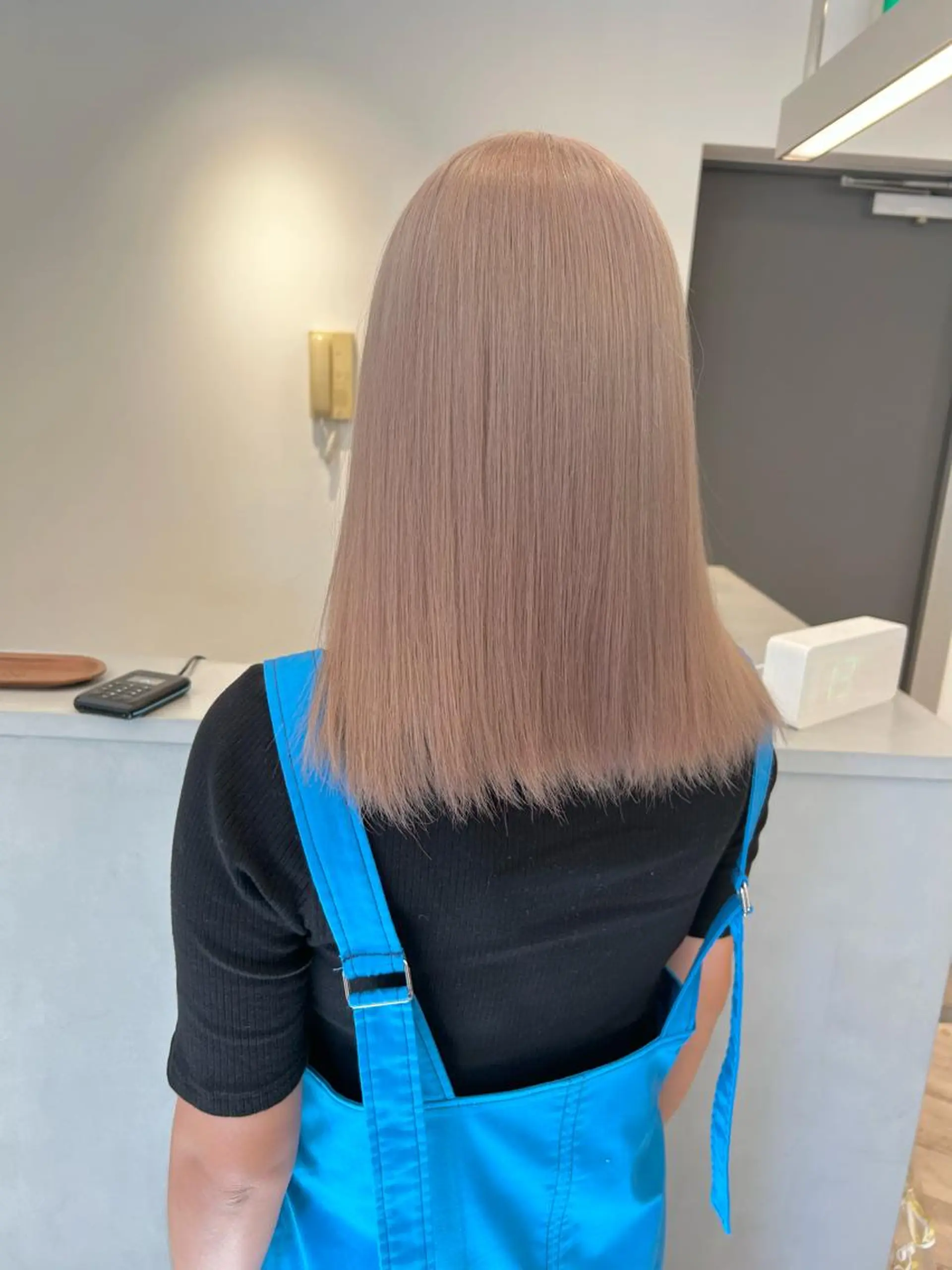 ミディアム カラー ベージュカラー ブリーチ ケアブリーチ 透明感カラー ハイトーンカラー ヘアカラー ハイトーン特化サロン 🍑momo🍑のヘアスタイル