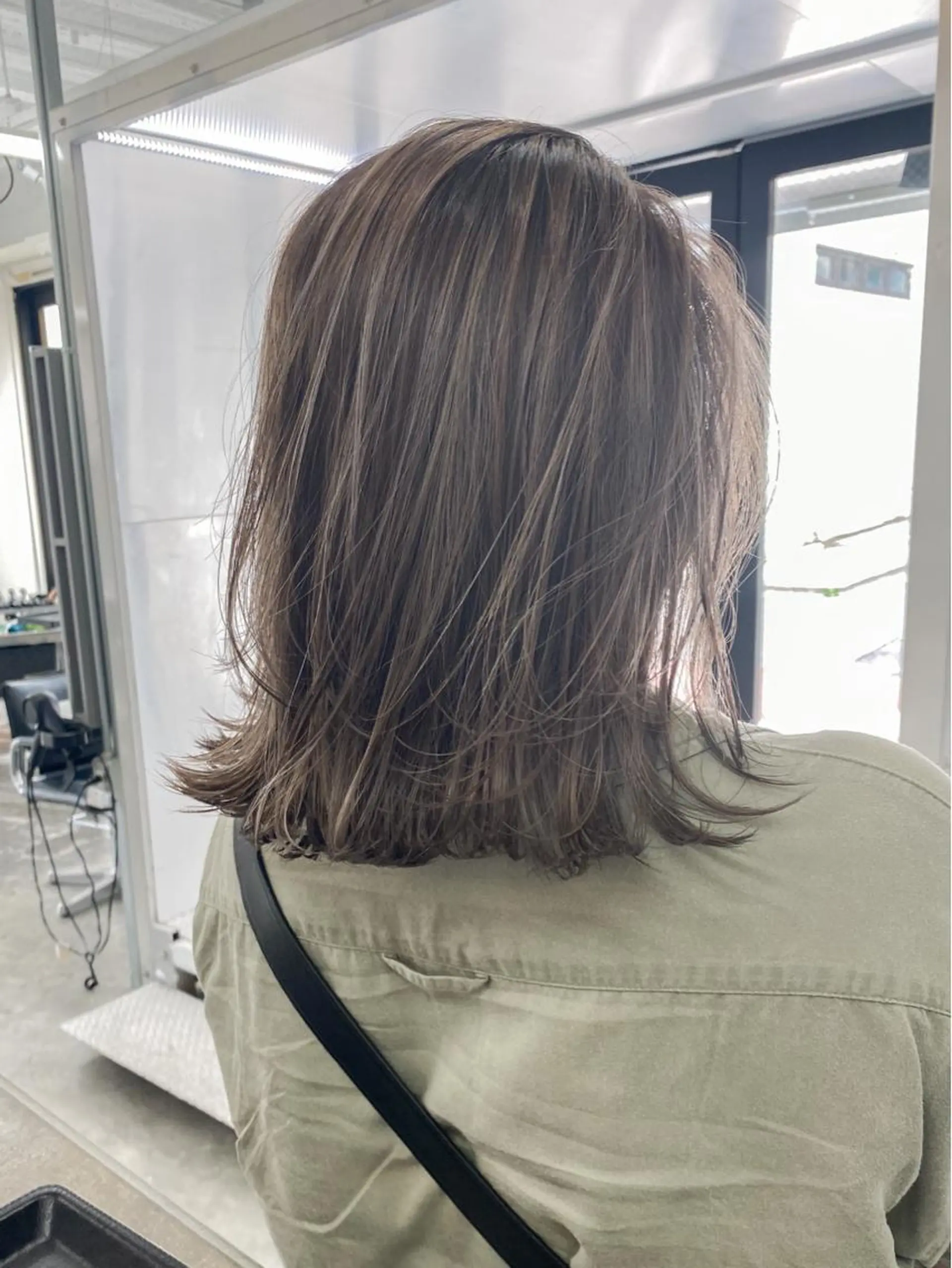 セミロング カラー カット ヘアカラー トリートメント 海外デザイン🇺🇸 石渡諒太のヘアスタイル