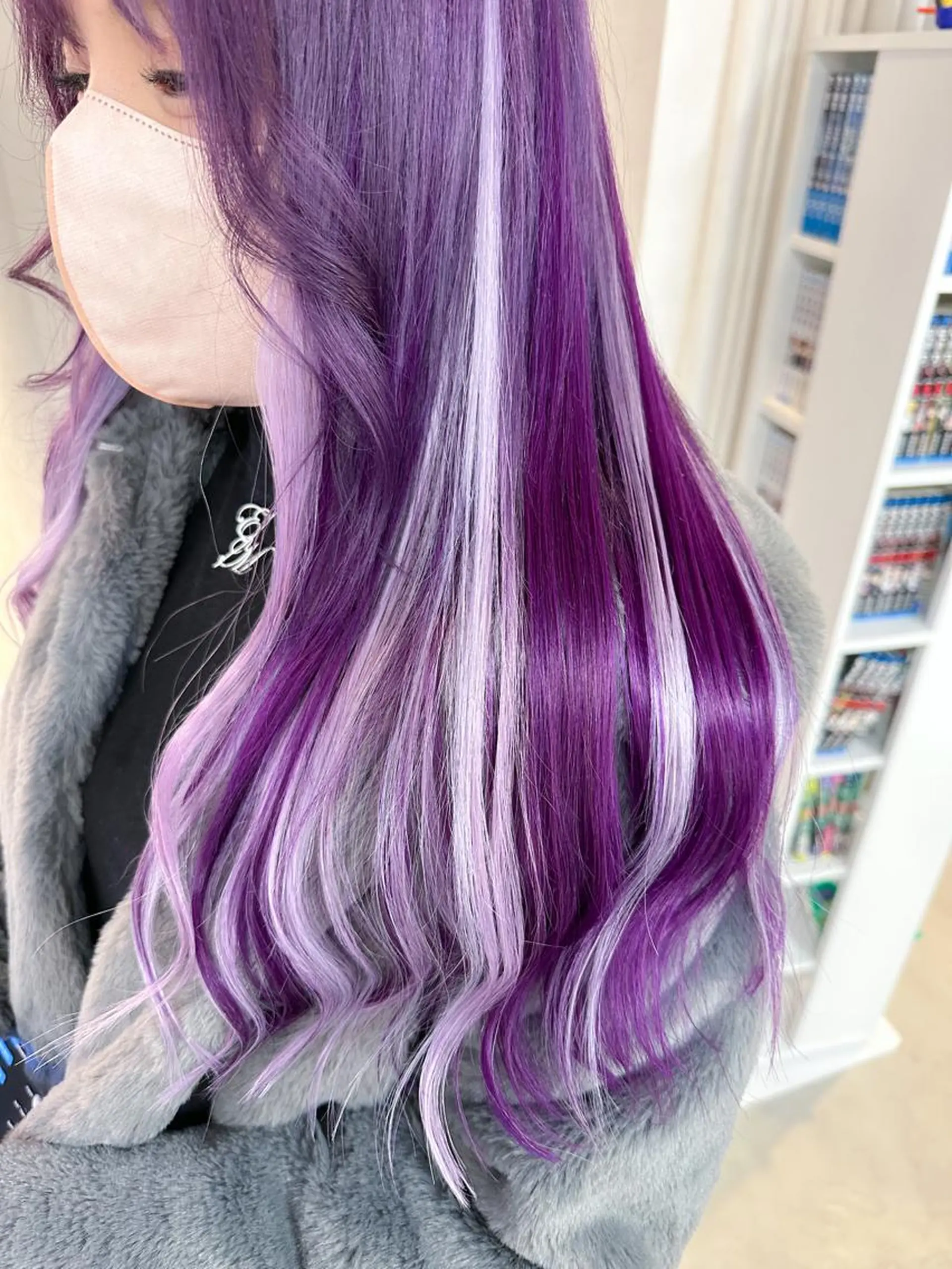 ロング カラー ブリーチ エドルカラー イルミナカラー エクステ ロング ヘアカラー エクステ BOX mico.のヘアスタイル