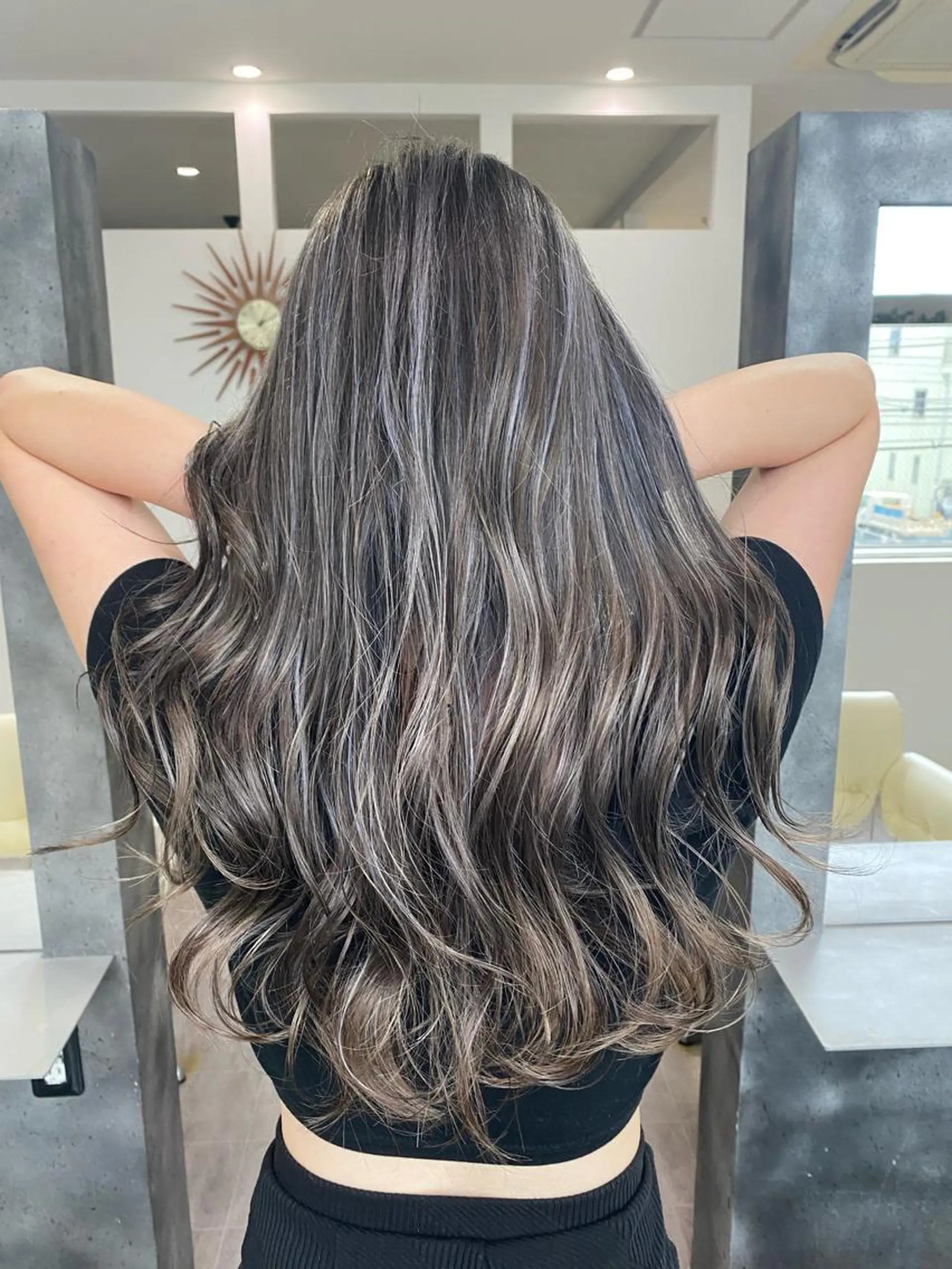 ロング カラー ハイライトカラー ハイライト ヘアカラー salowin所属・ハイトーンカラー 馬場みなみのヘアスタイル