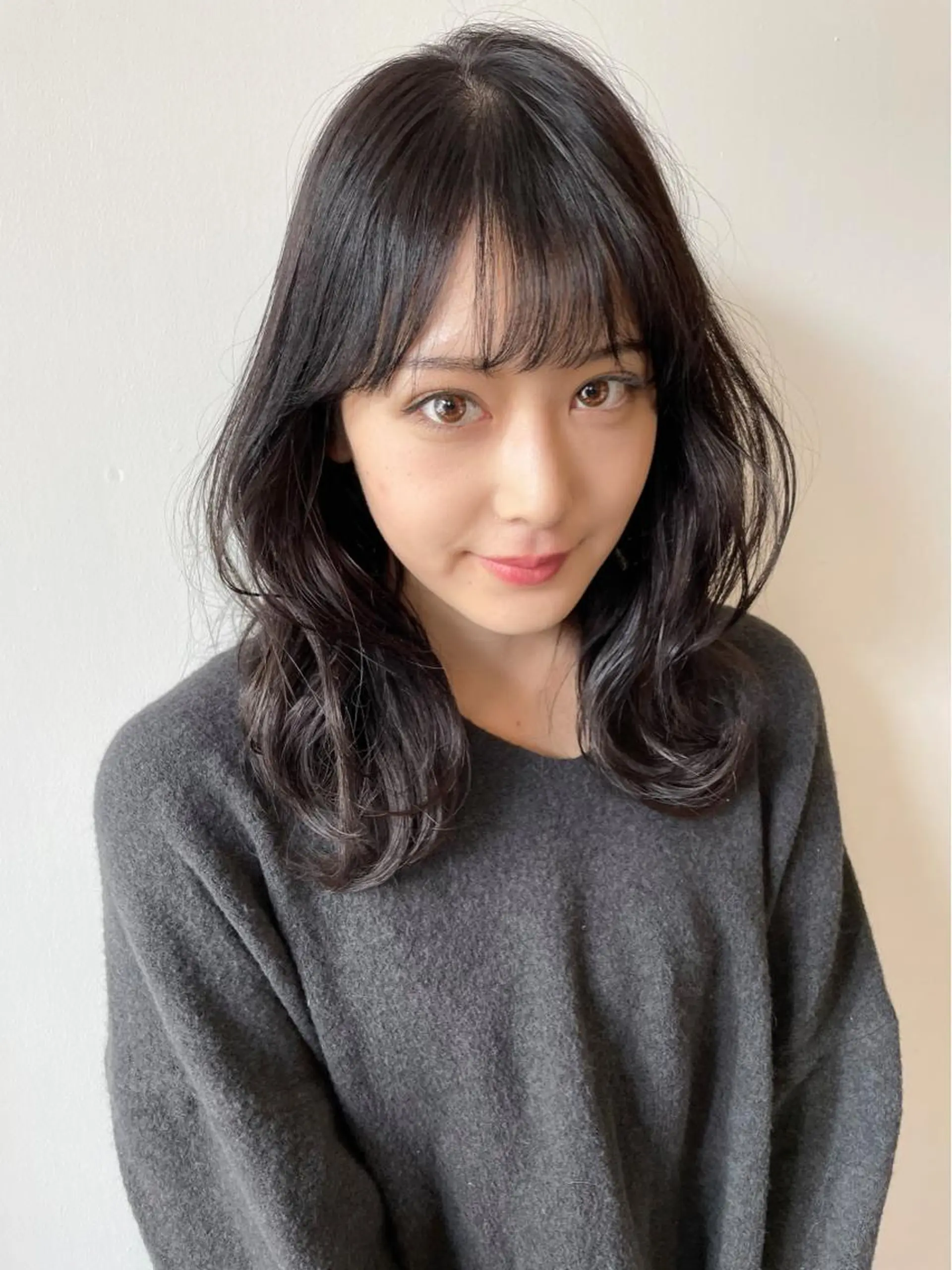 ミディアム カラー 安藤 佑衣のヘアスタイル
