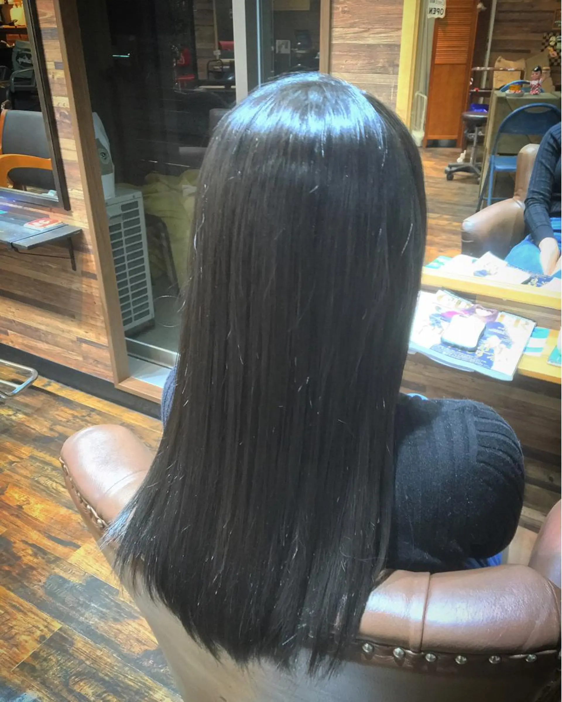 ロング カラー アッシュ アッシュグレー ブリーチ ブリーチなしカラー MITSU ✂️のヘアスタイル
