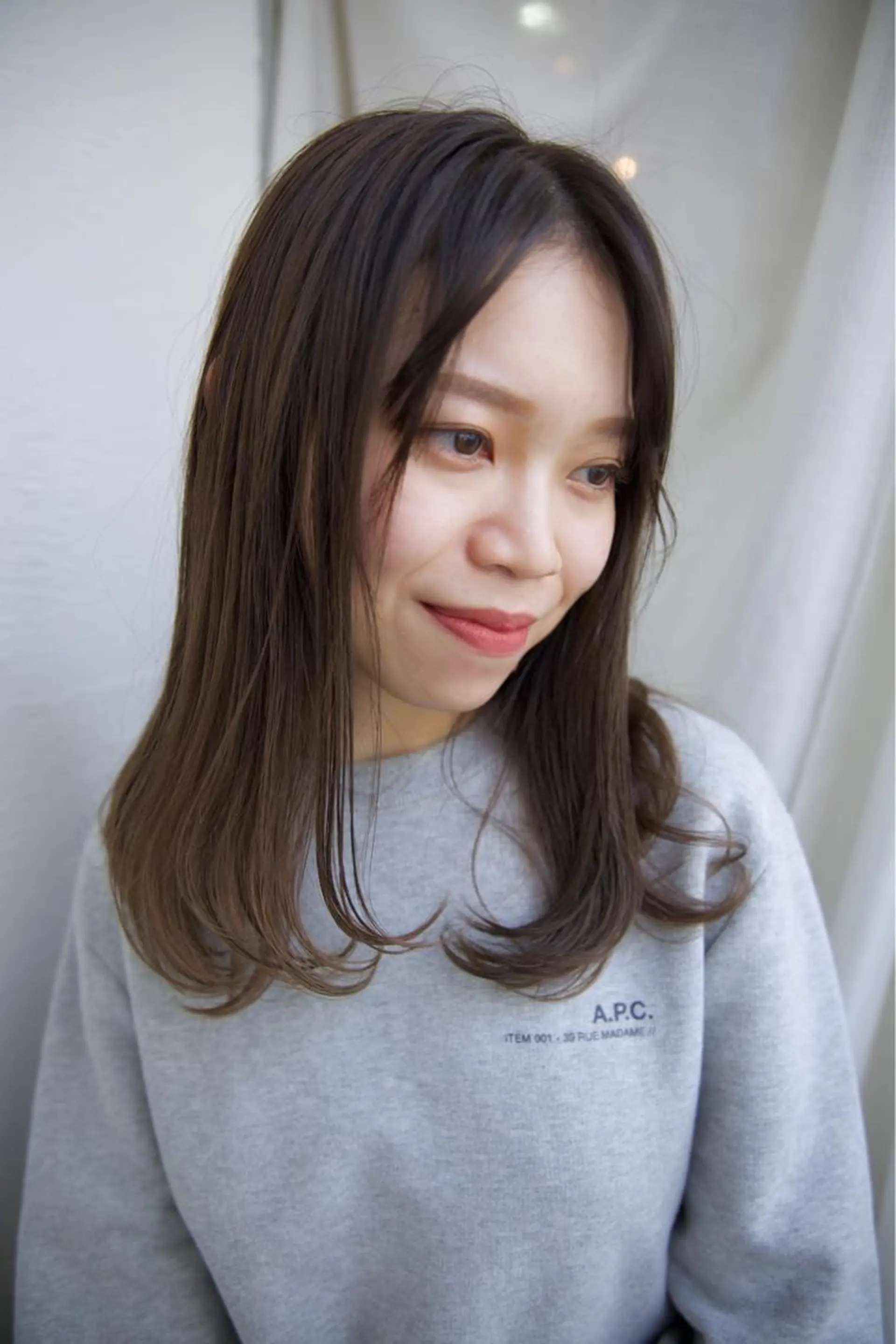 セミロング カラー オリーブカラー トリートメント タナカ マナミのヘアスタイル