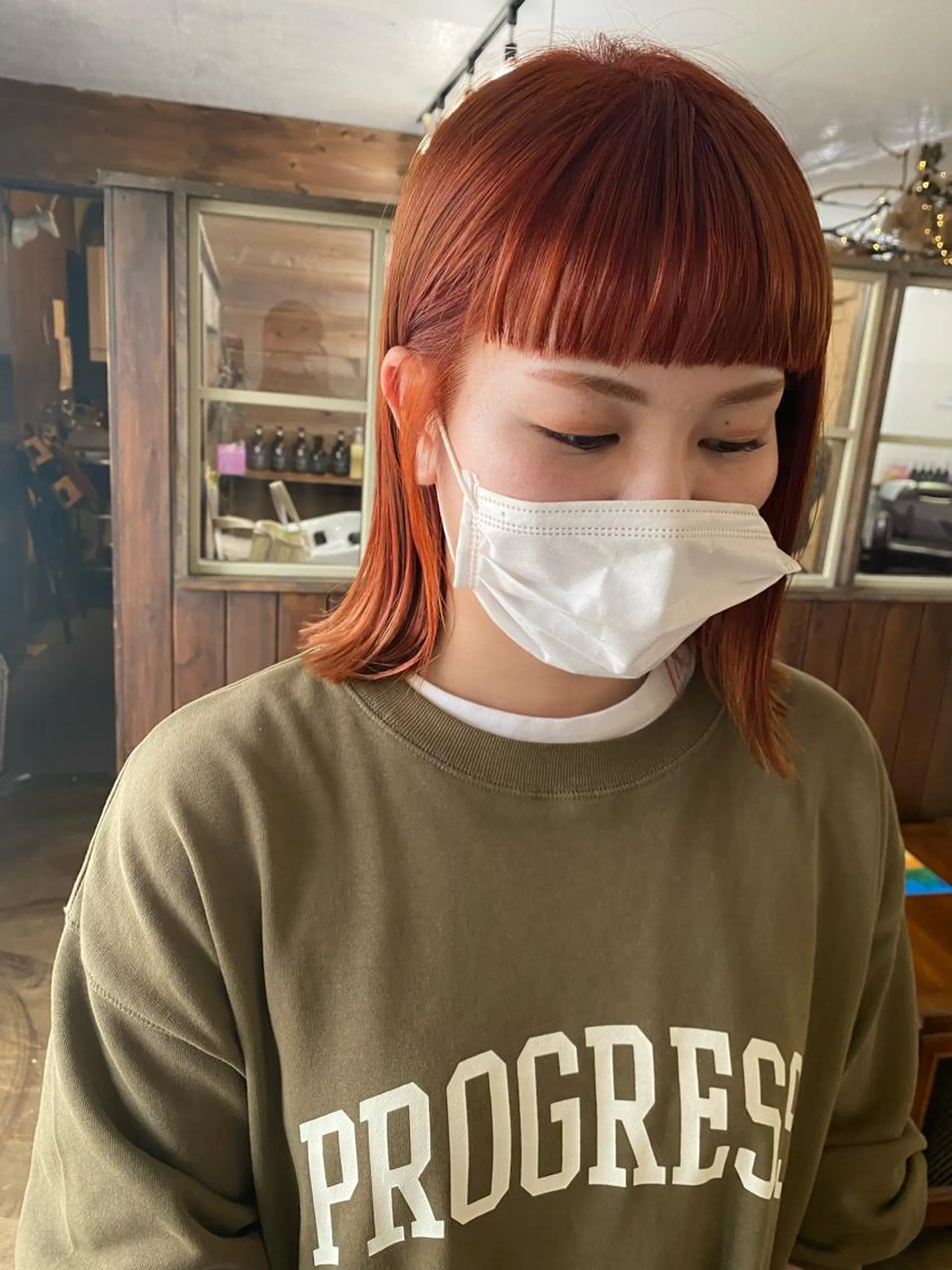 ミディアム カラー オン眉 カット 艶カラー🫧 MOMOYOのヘアスタイル